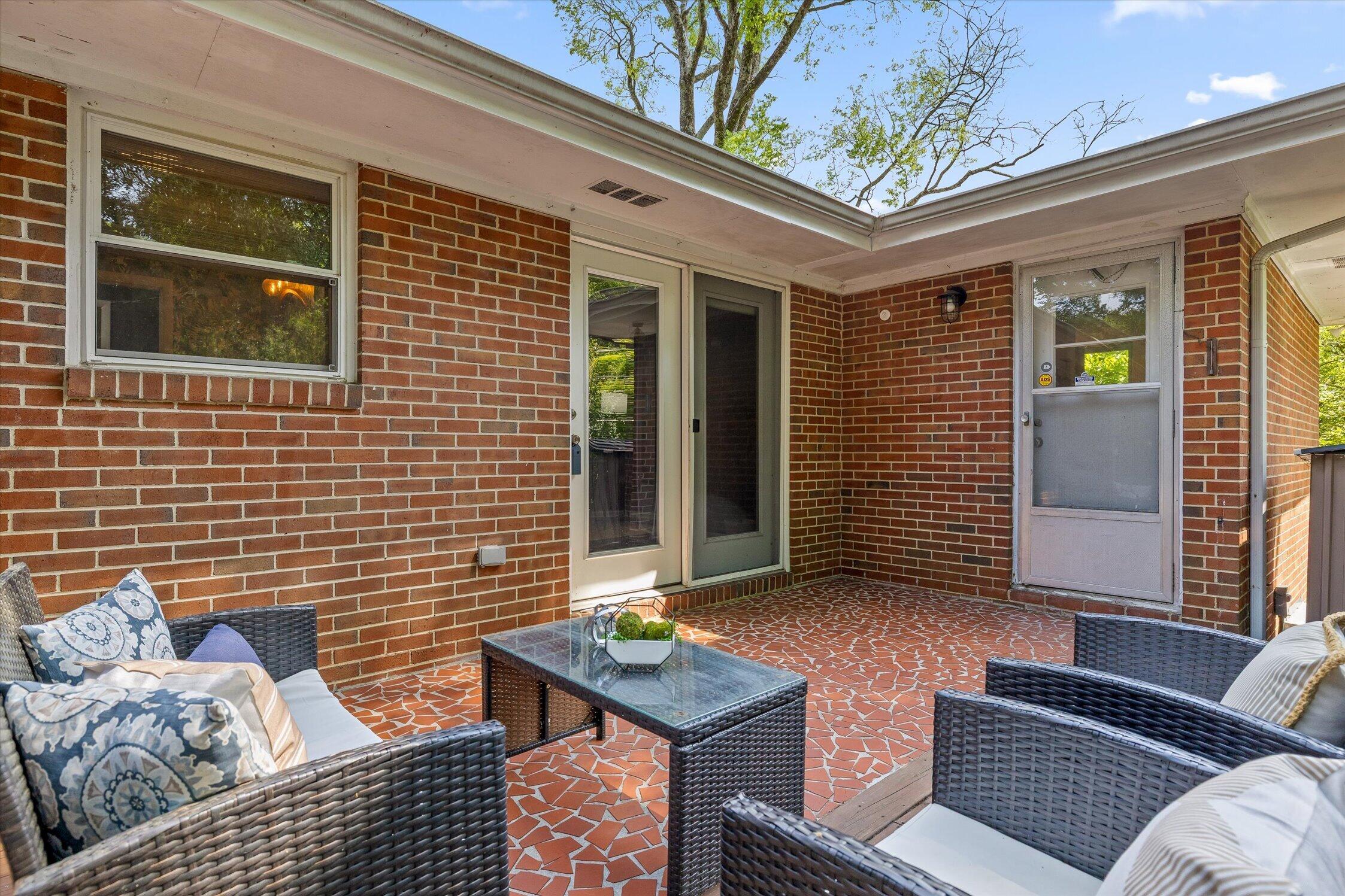 405 N Seminole Drive