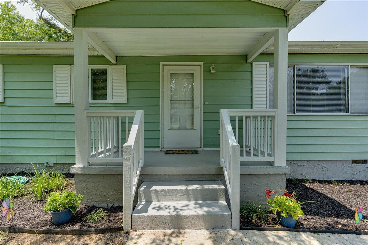 1303 E Sherry Drive