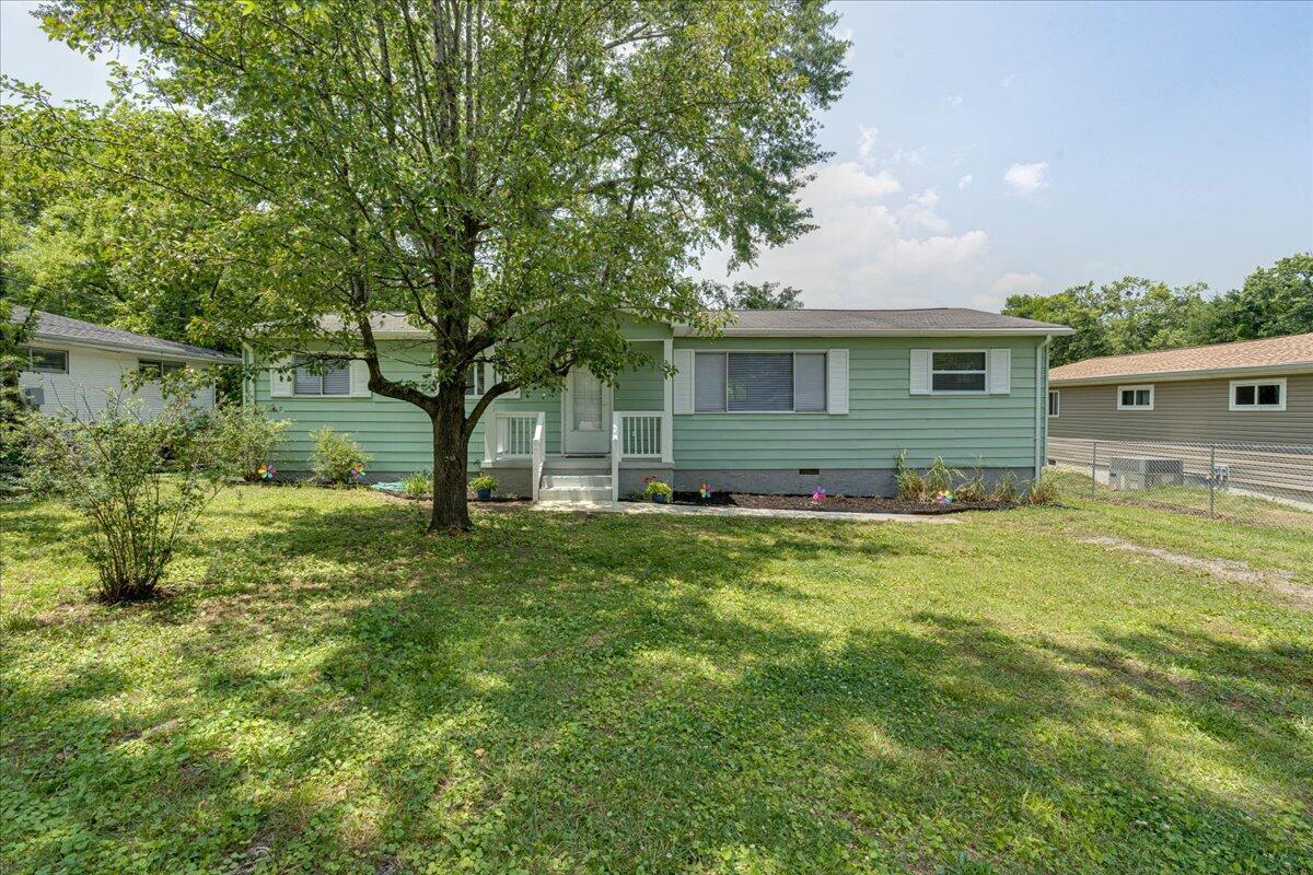 1303 E Sherry Drive