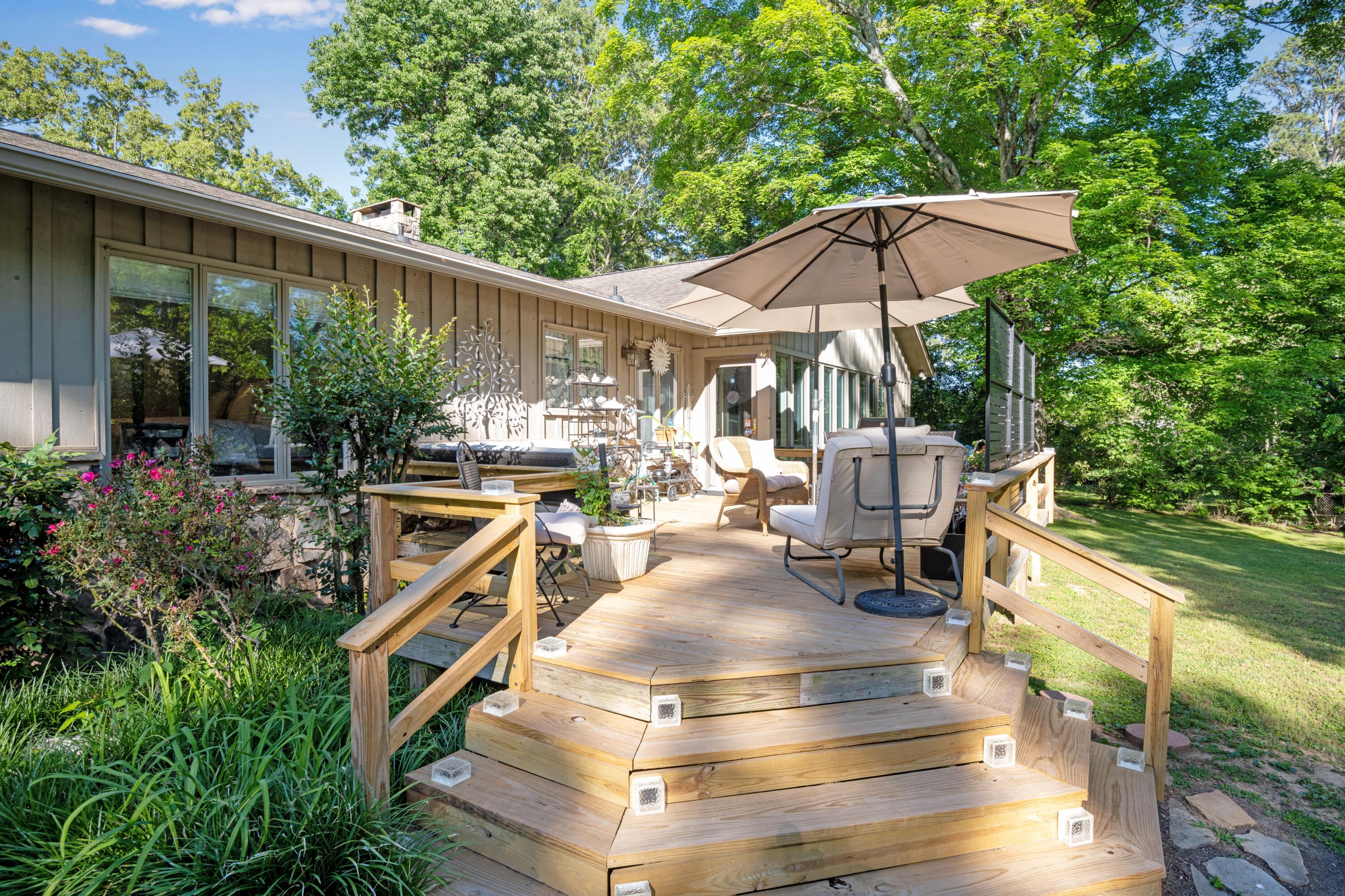 211 Blueberry Hill Road NW