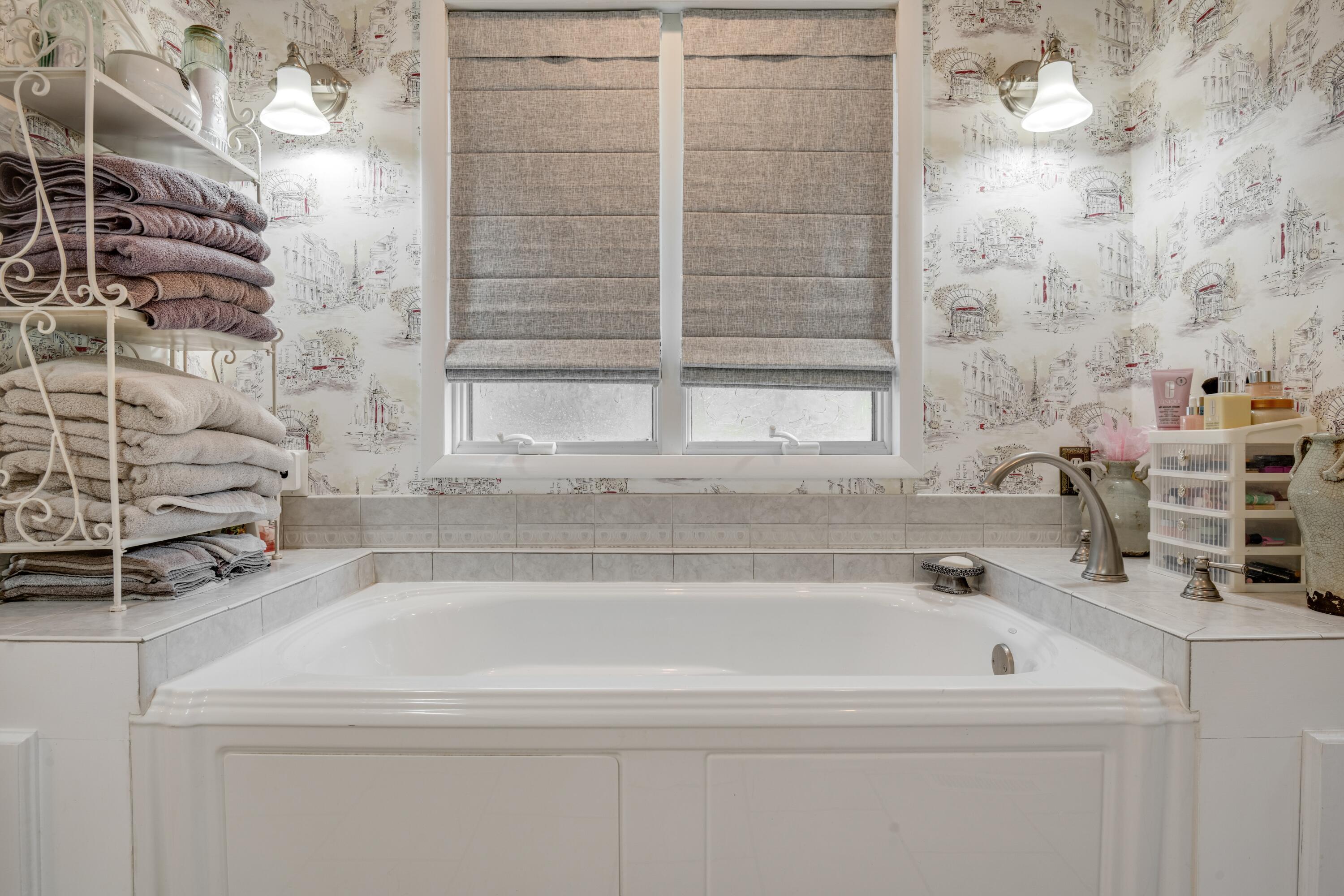211 Blueberry Hill Road NW