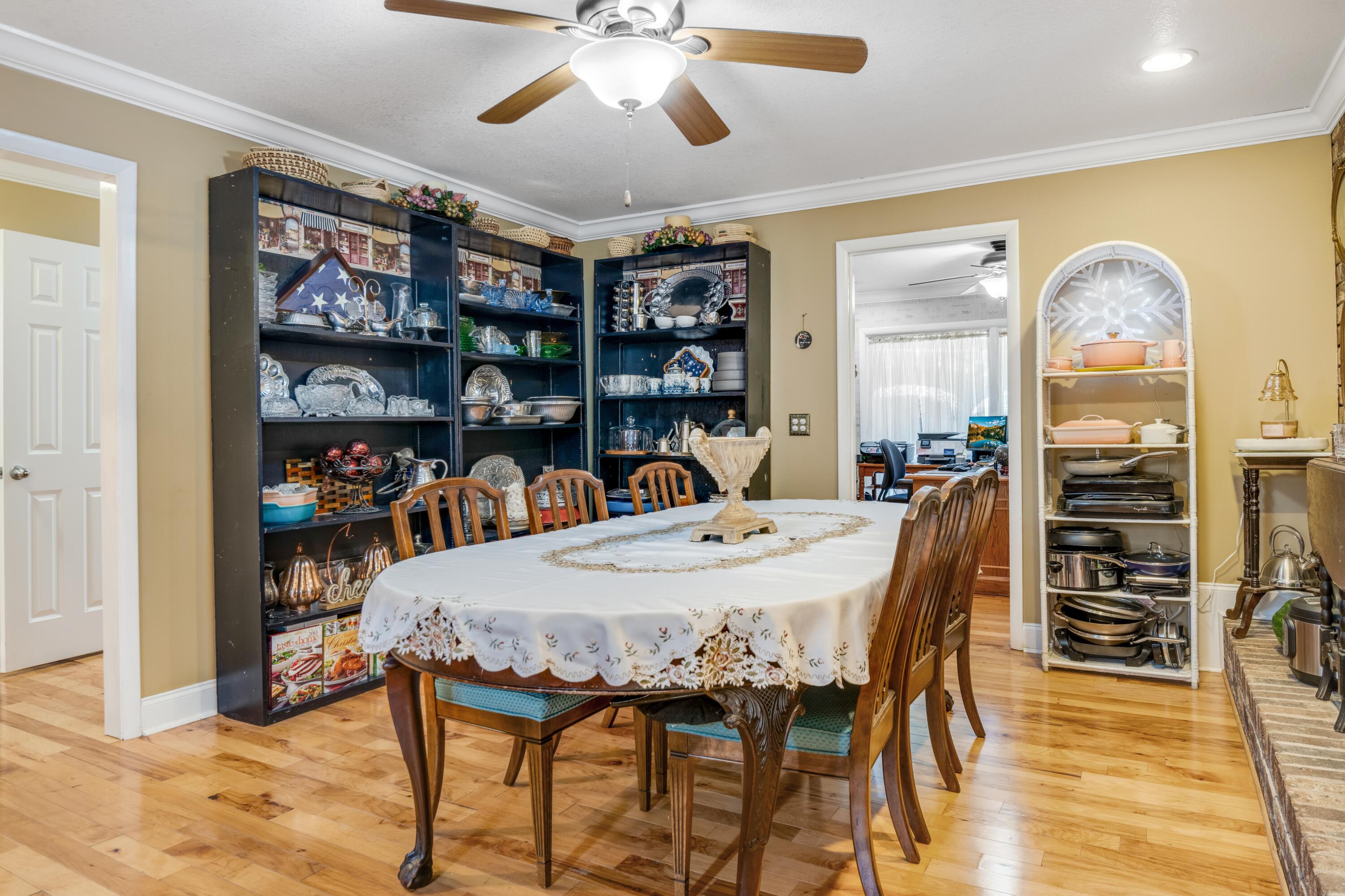 211 Blueberry Hill Road NW