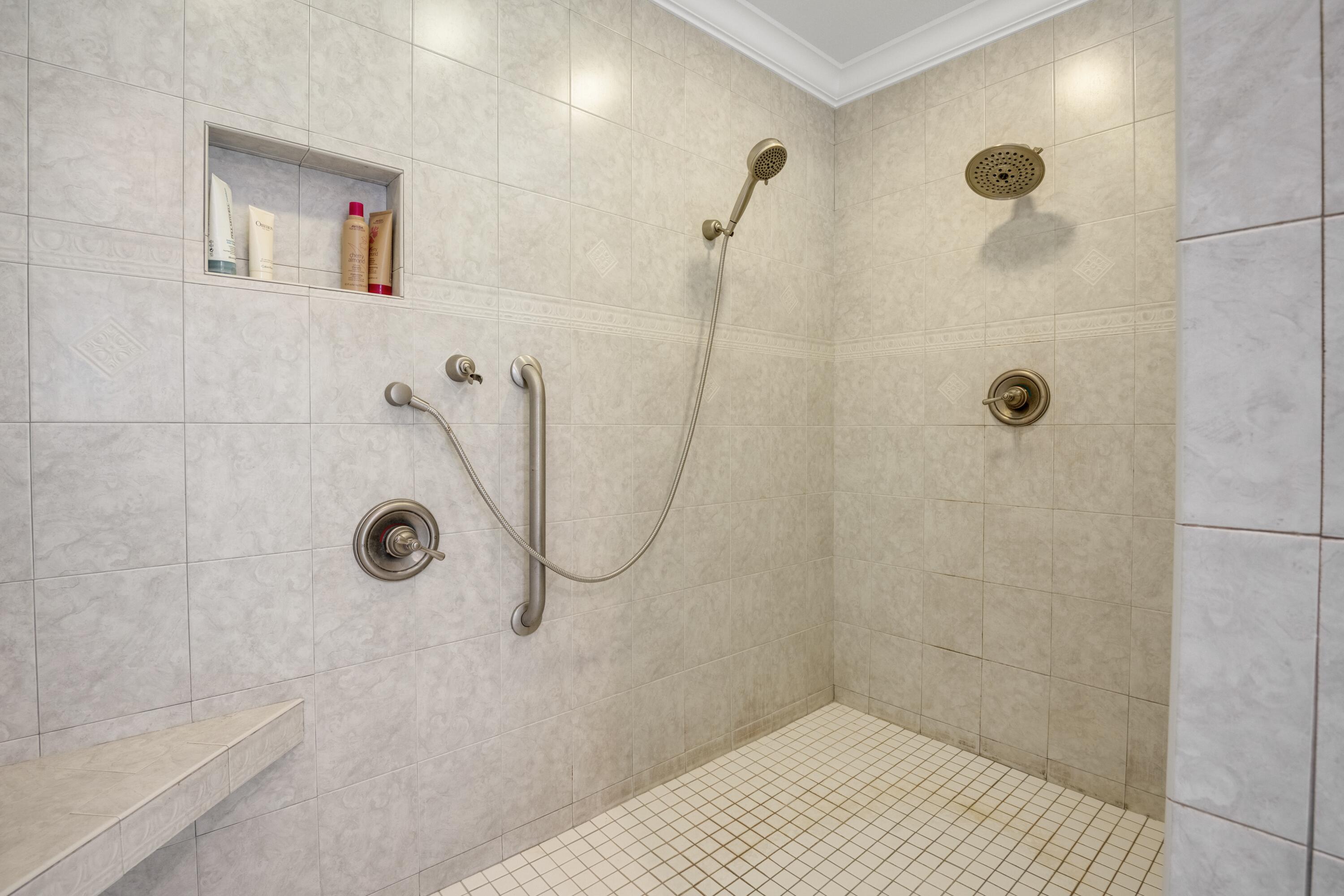 211 Blueberry Hill Road NW