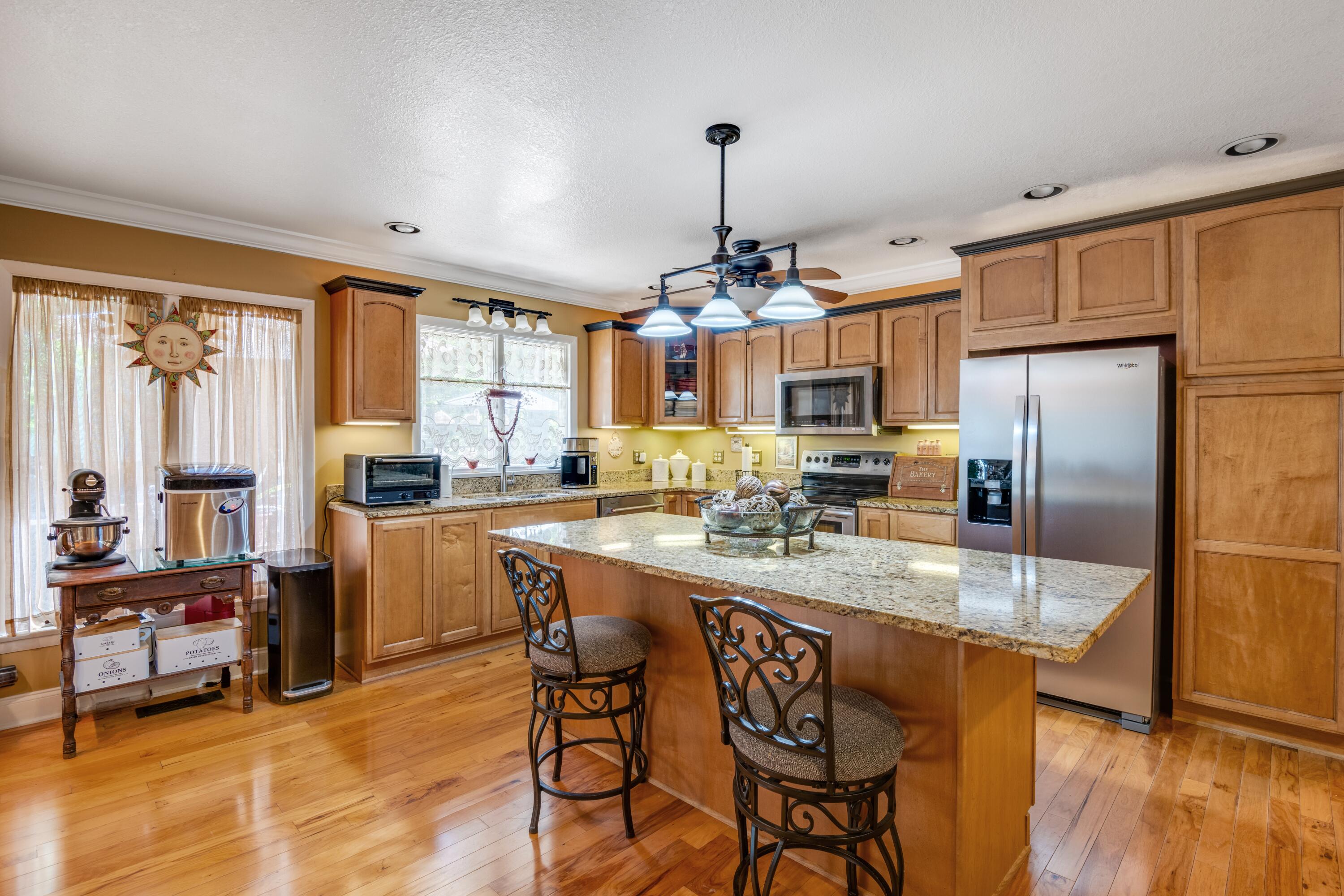 211 Blueberry Hill Road NW