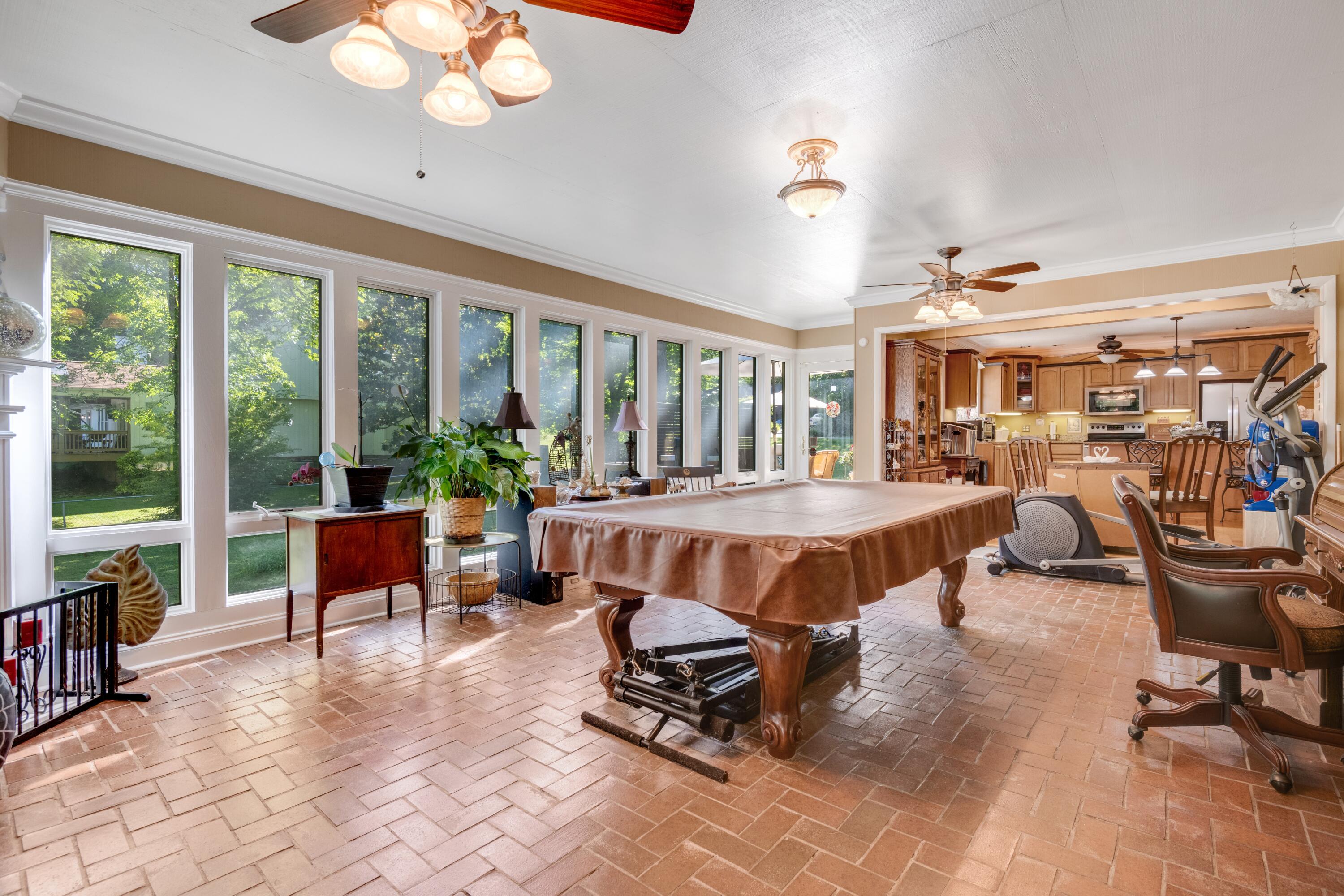 211 Blueberry Hill Road NW