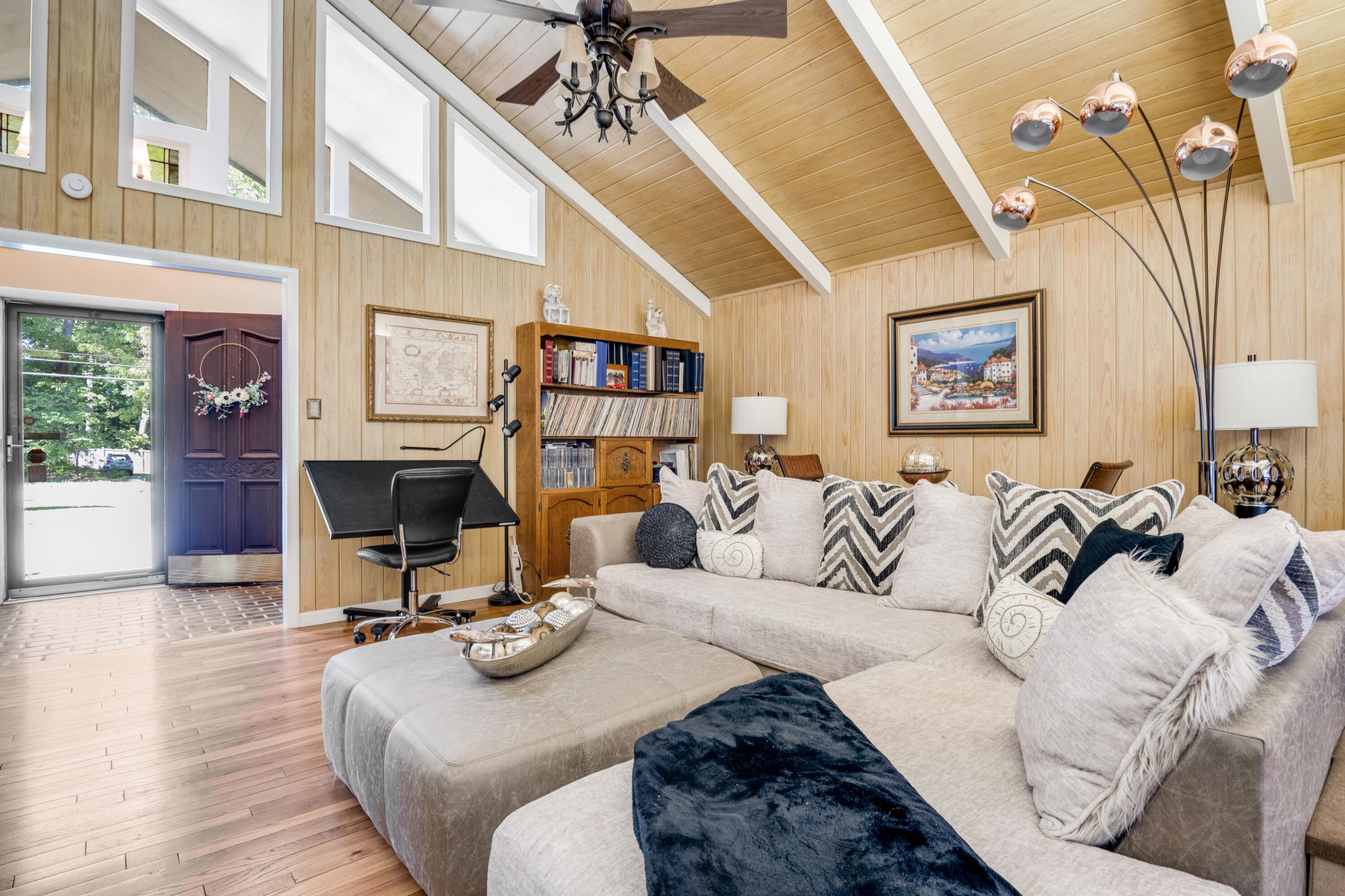 211 Blueberry Hill Road NW