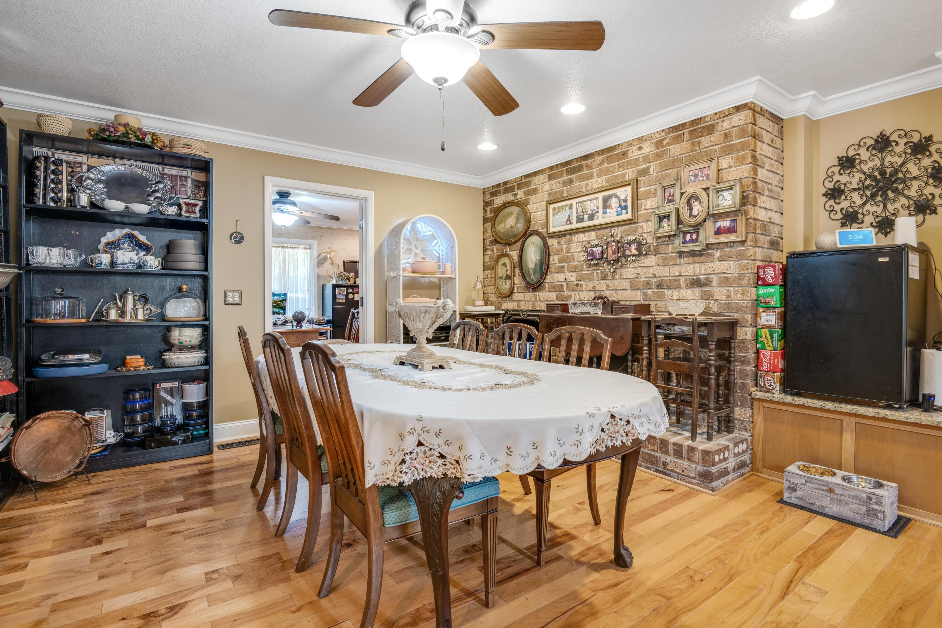211 Blueberry Hill Road NW