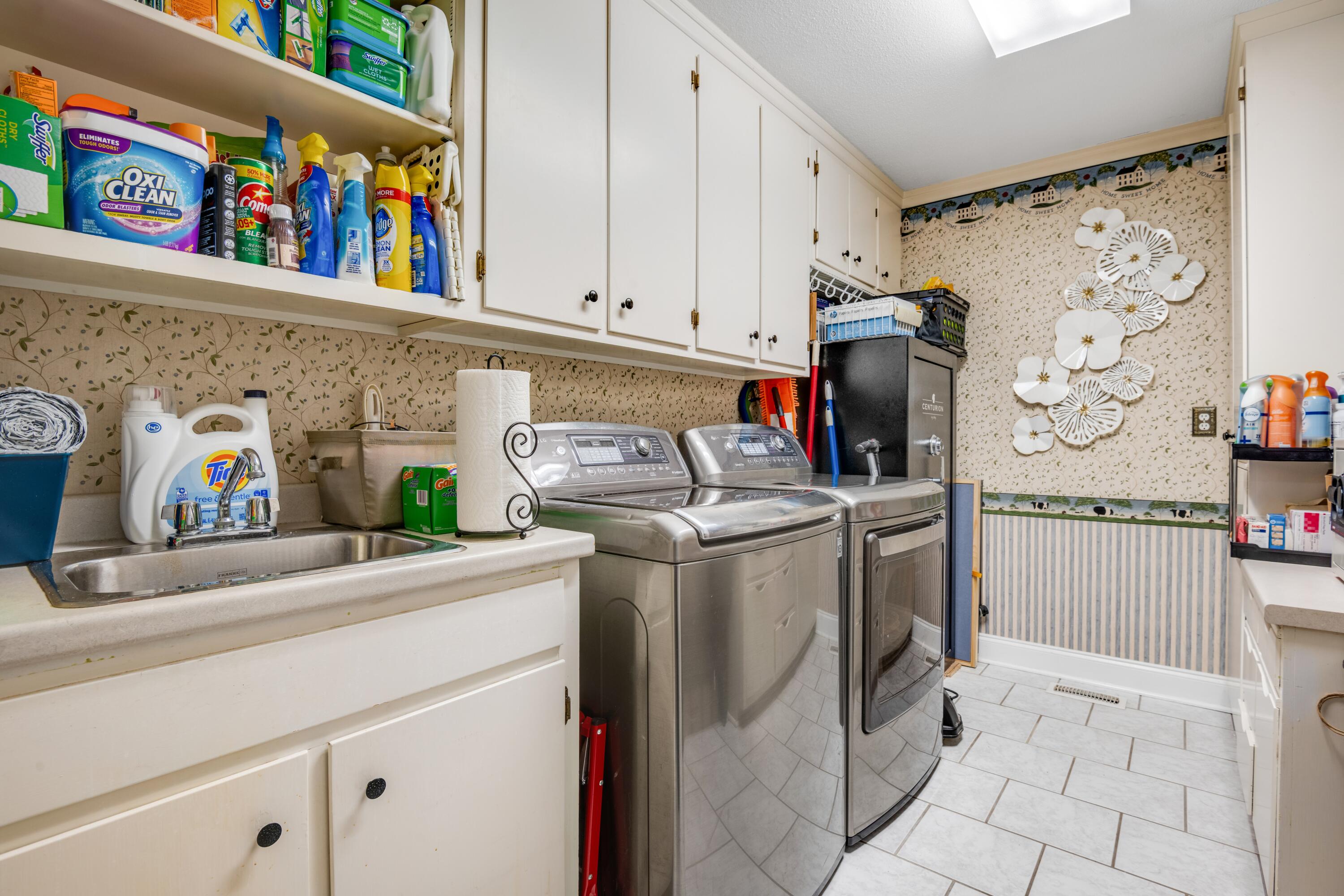 211 Blueberry Hill Road NW