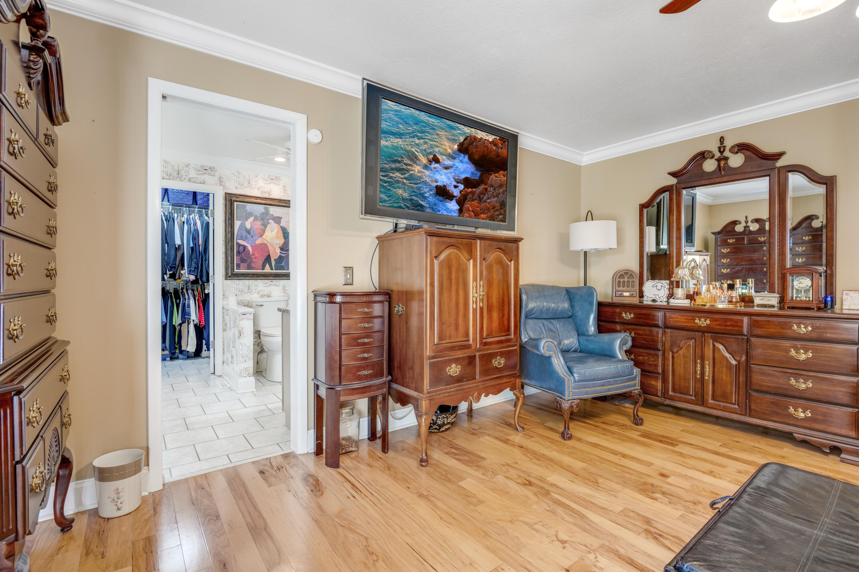 211 Blueberry Hill Road NW