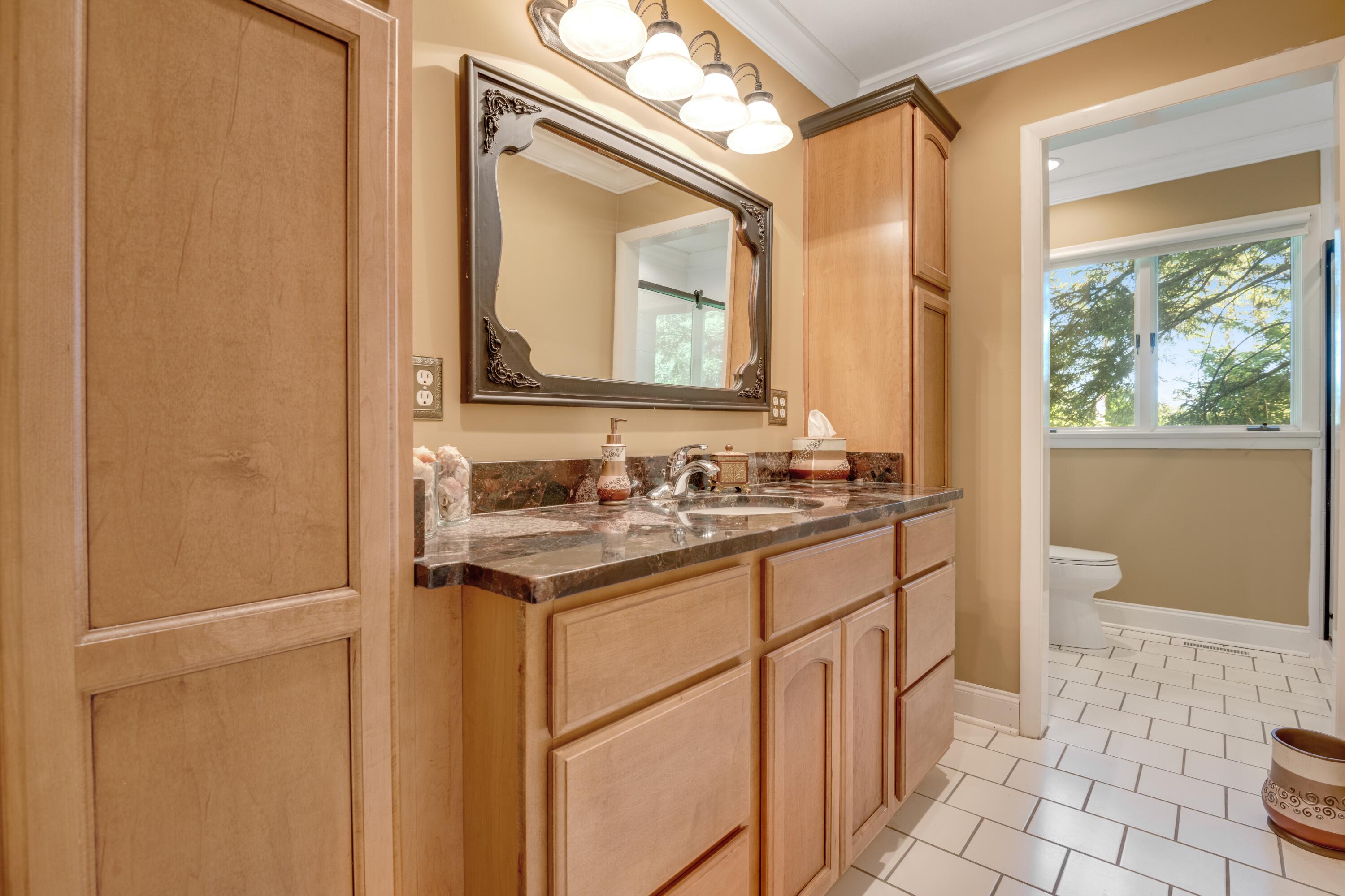 211 Blueberry Hill Road NW