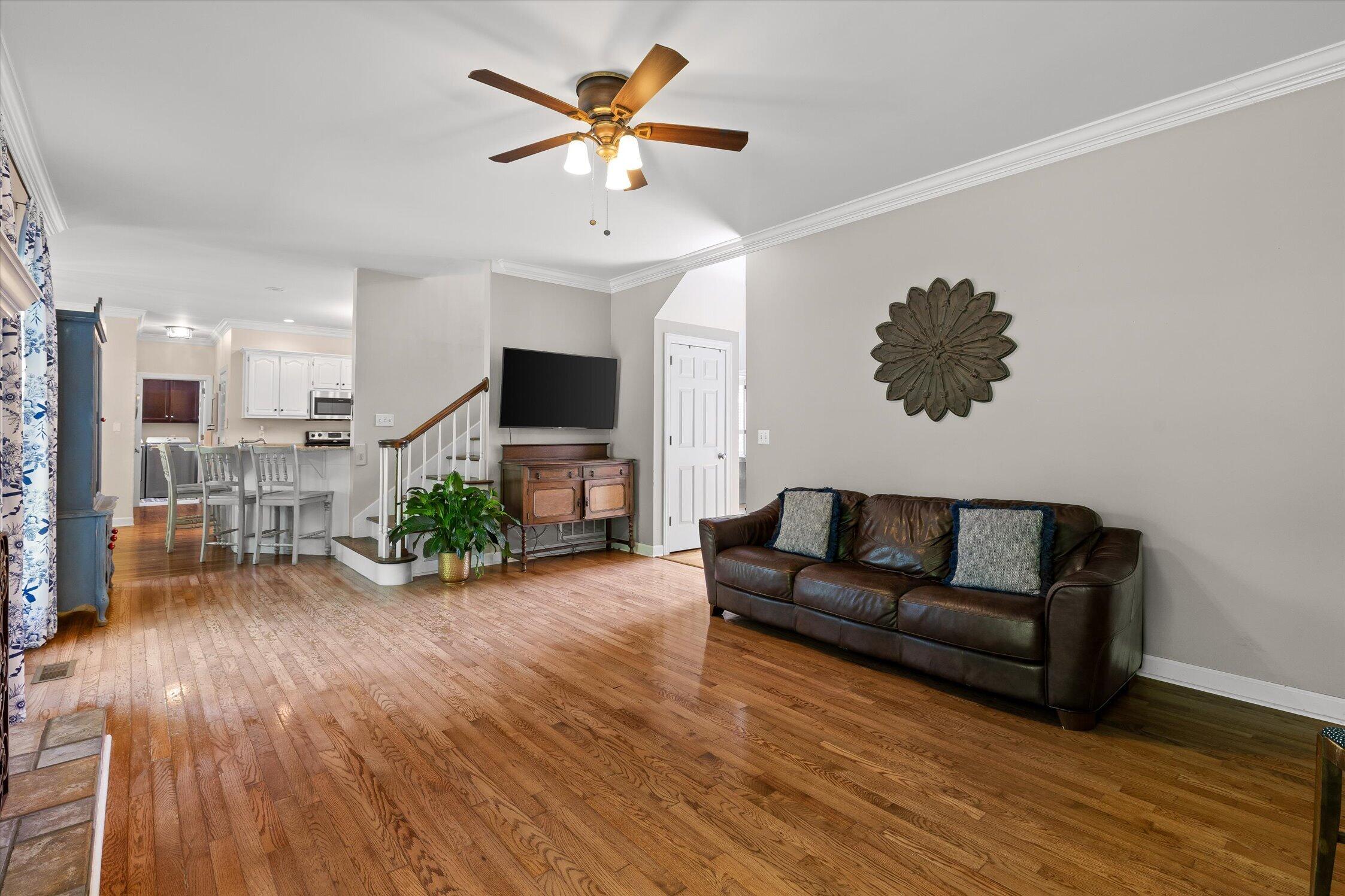 6913 Autumn Lake Trail