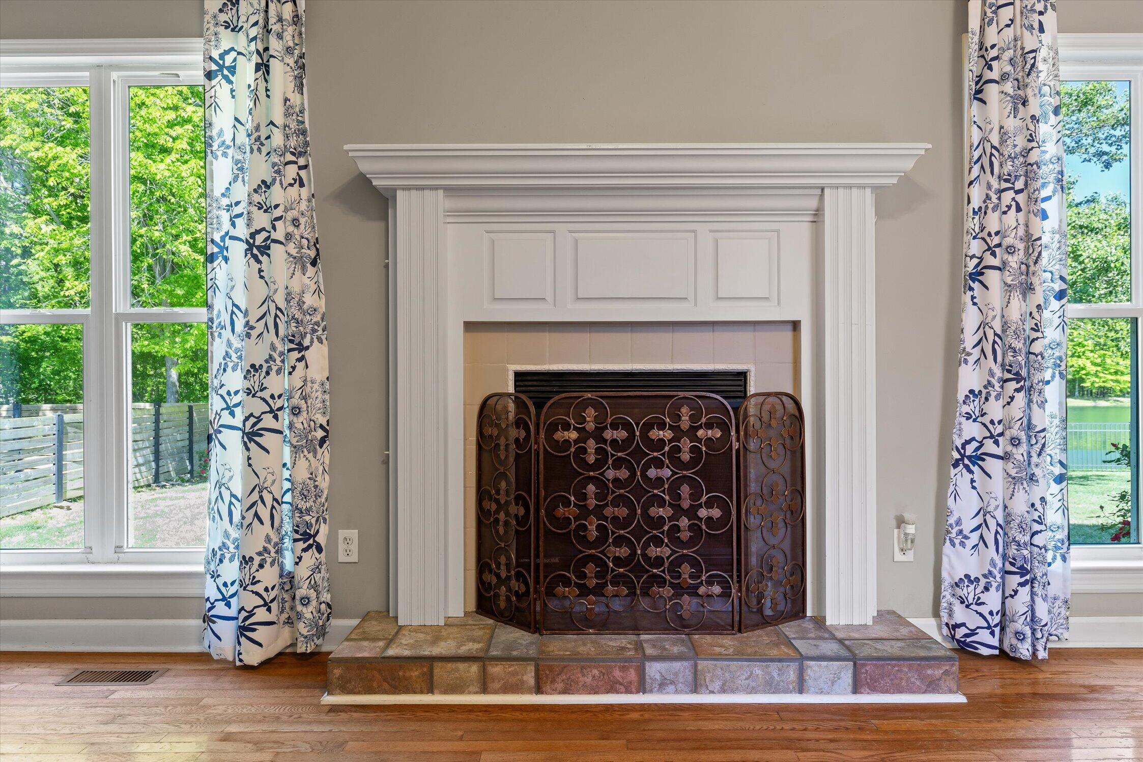 6913 Autumn Lake Trail
