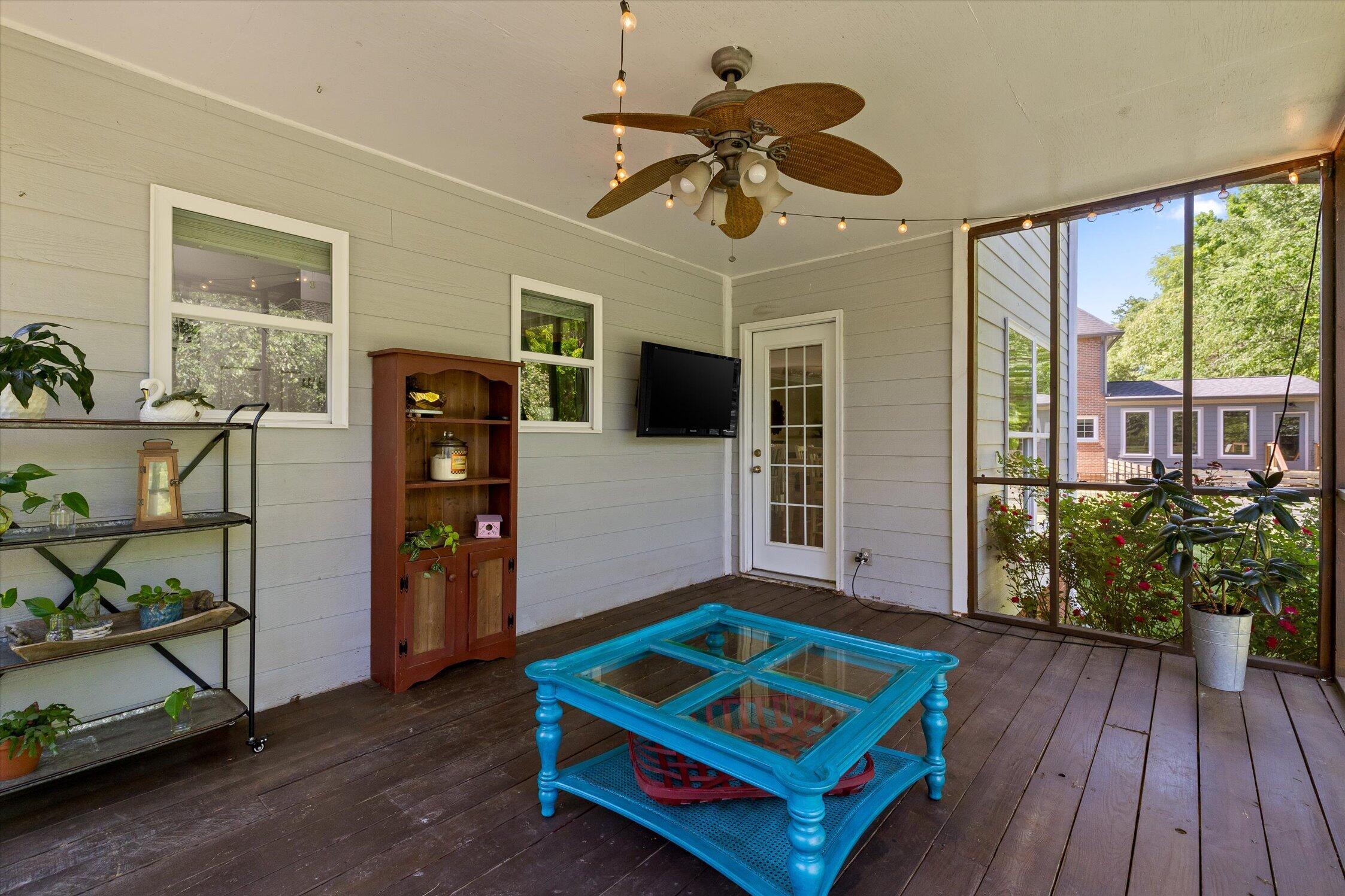 6913 Autumn Lake Trail