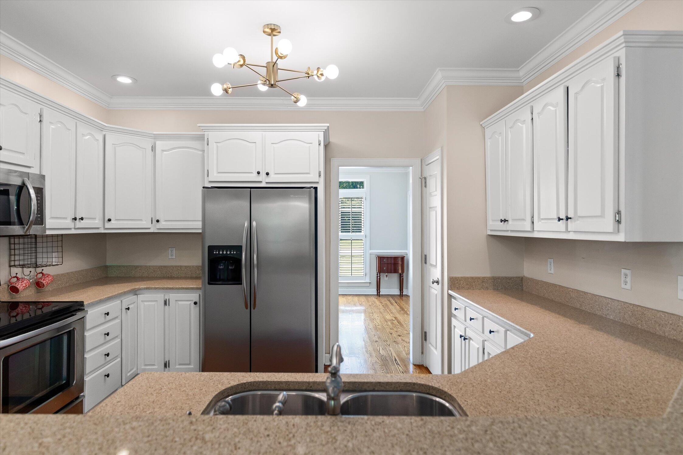 6913 Autumn Lake Trail