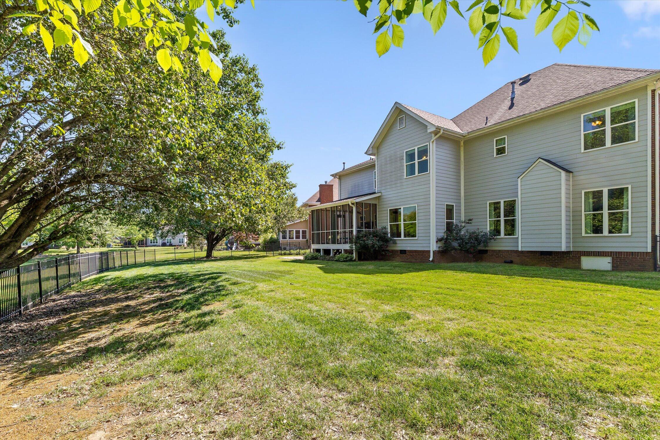 6913 Autumn Lake Trail