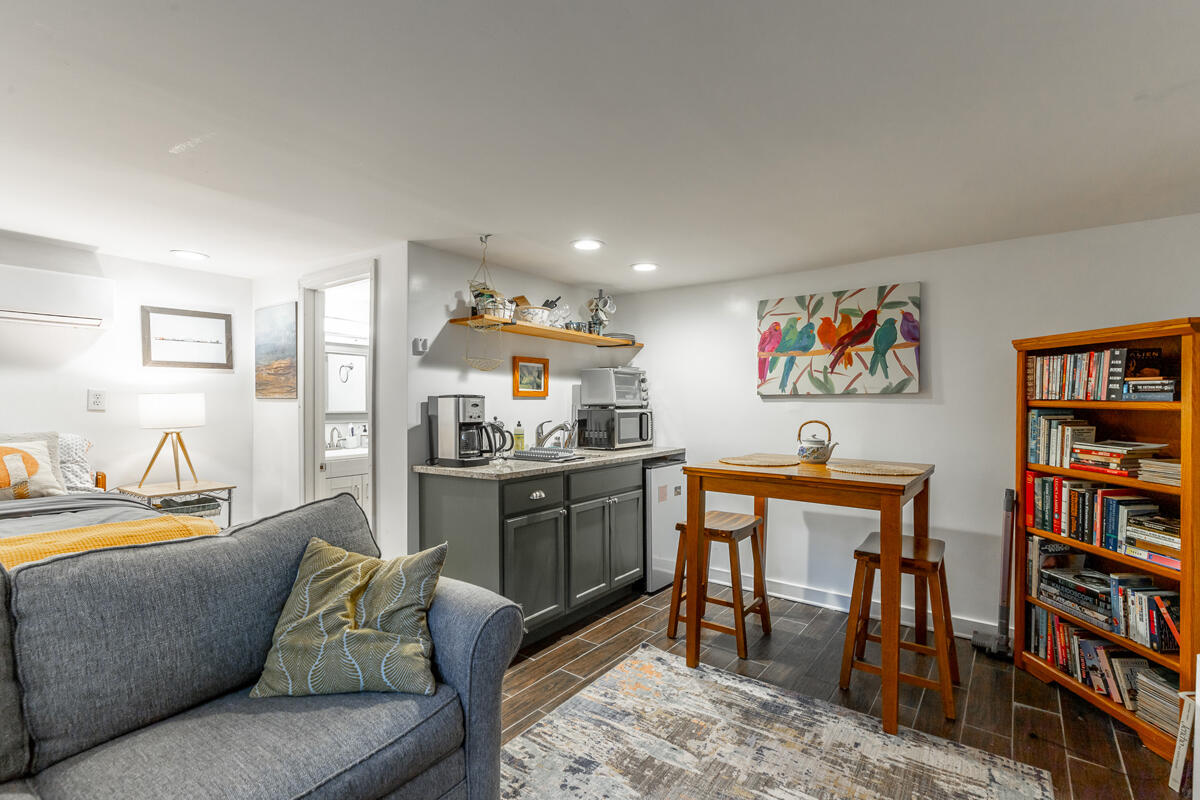401 Bank Street