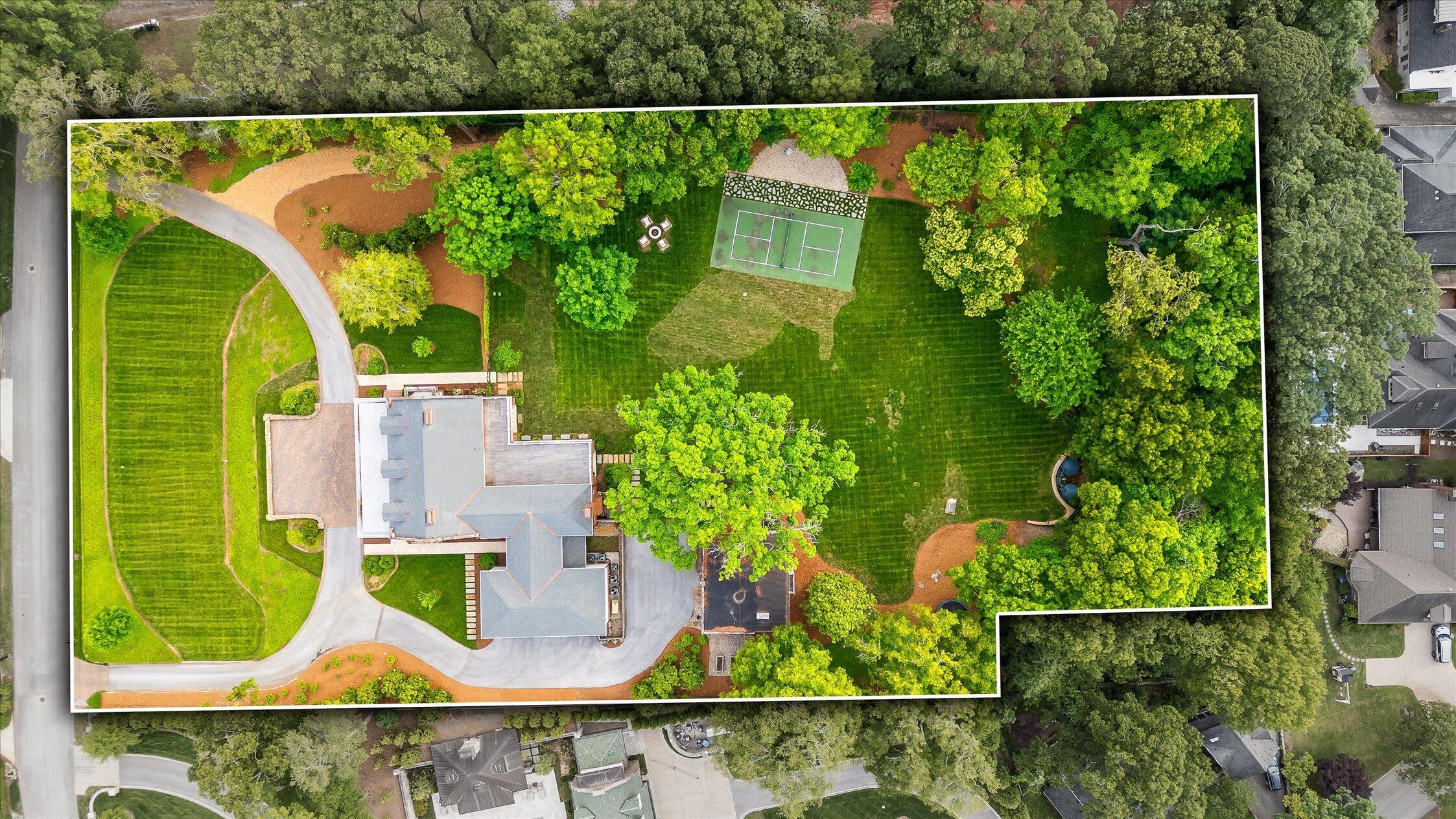1636 Hillcrest Road