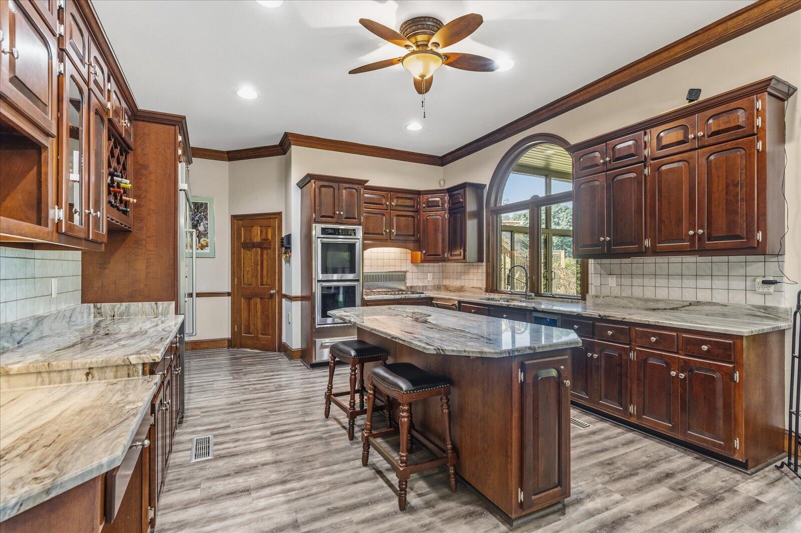551 N Crest Court