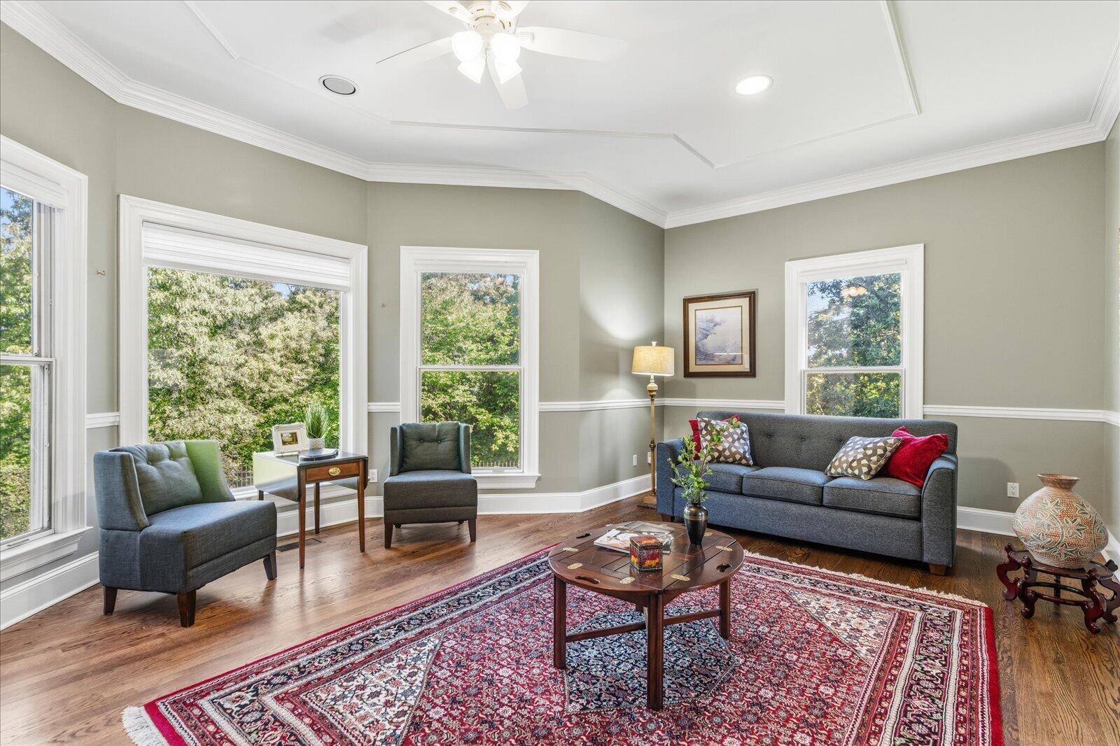 551 N Crest Court
