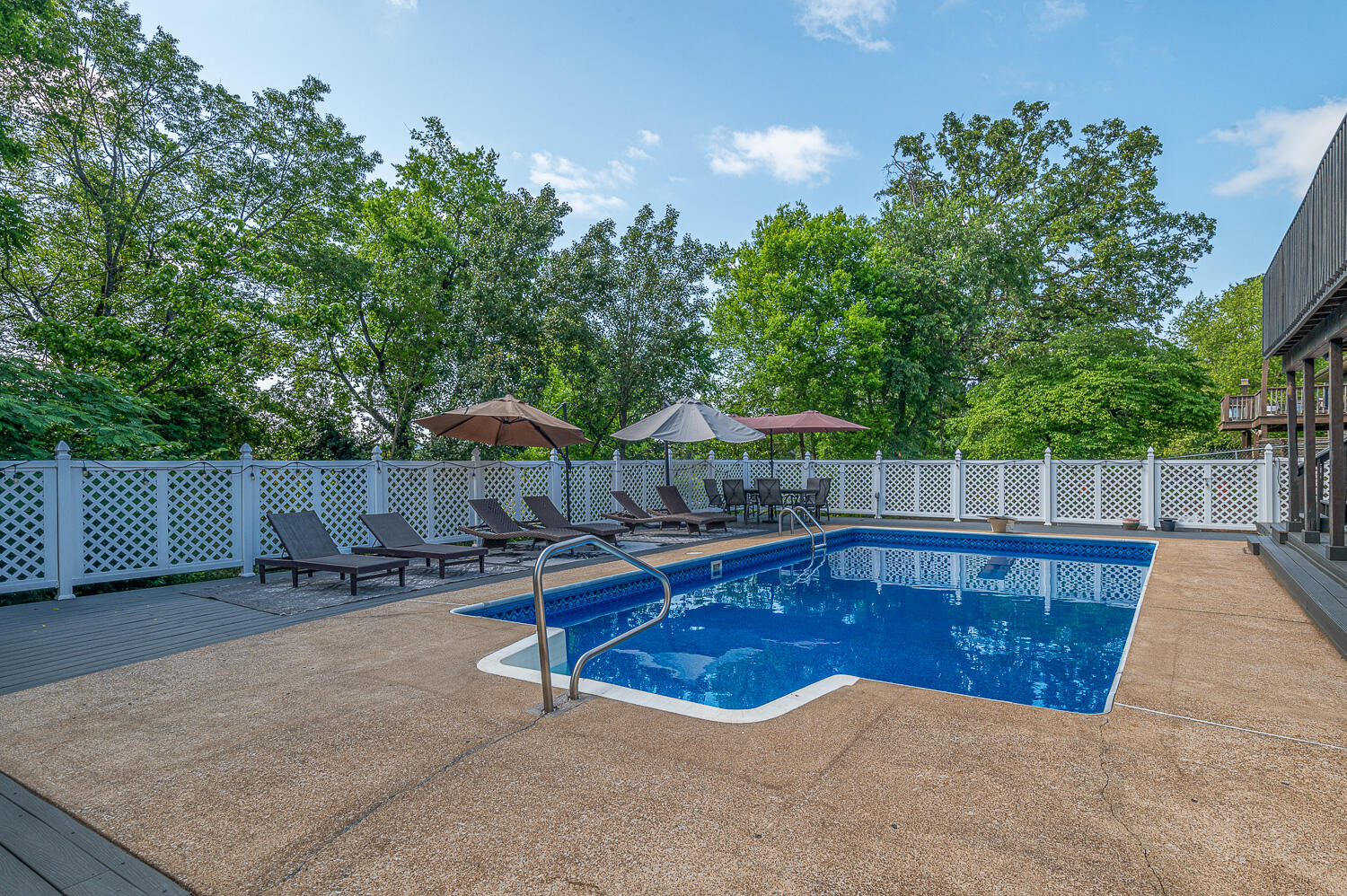 3902 Laird Lane
