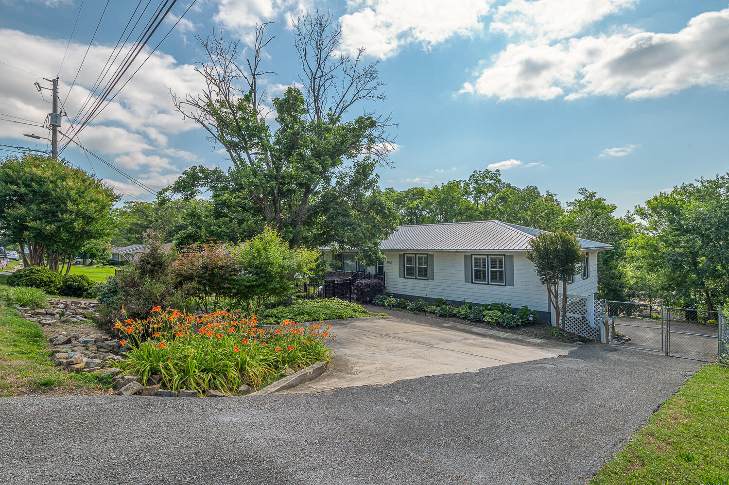 3902 Laird Lane