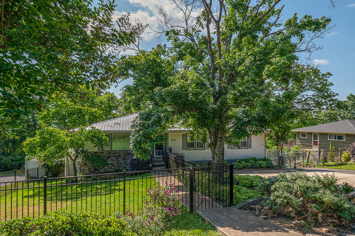 3902 Laird Lane