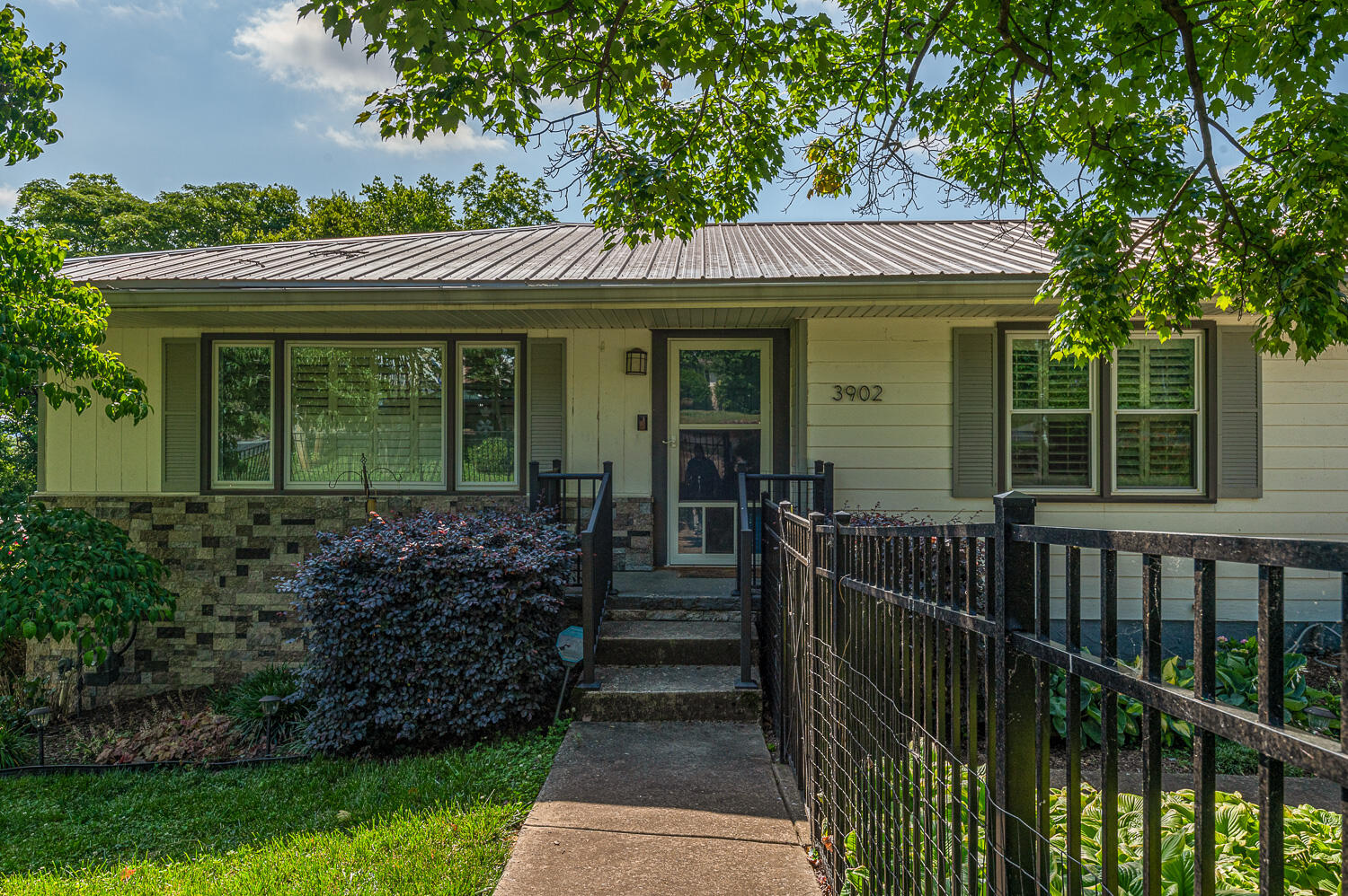 3902 Laird Lane