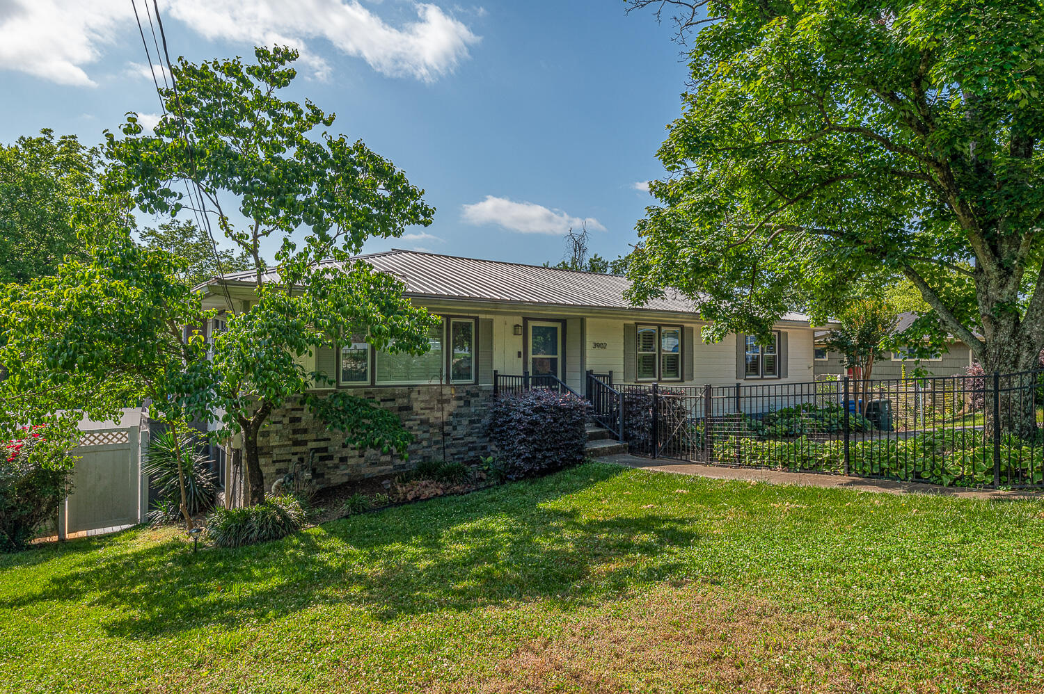 3902 Laird Lane