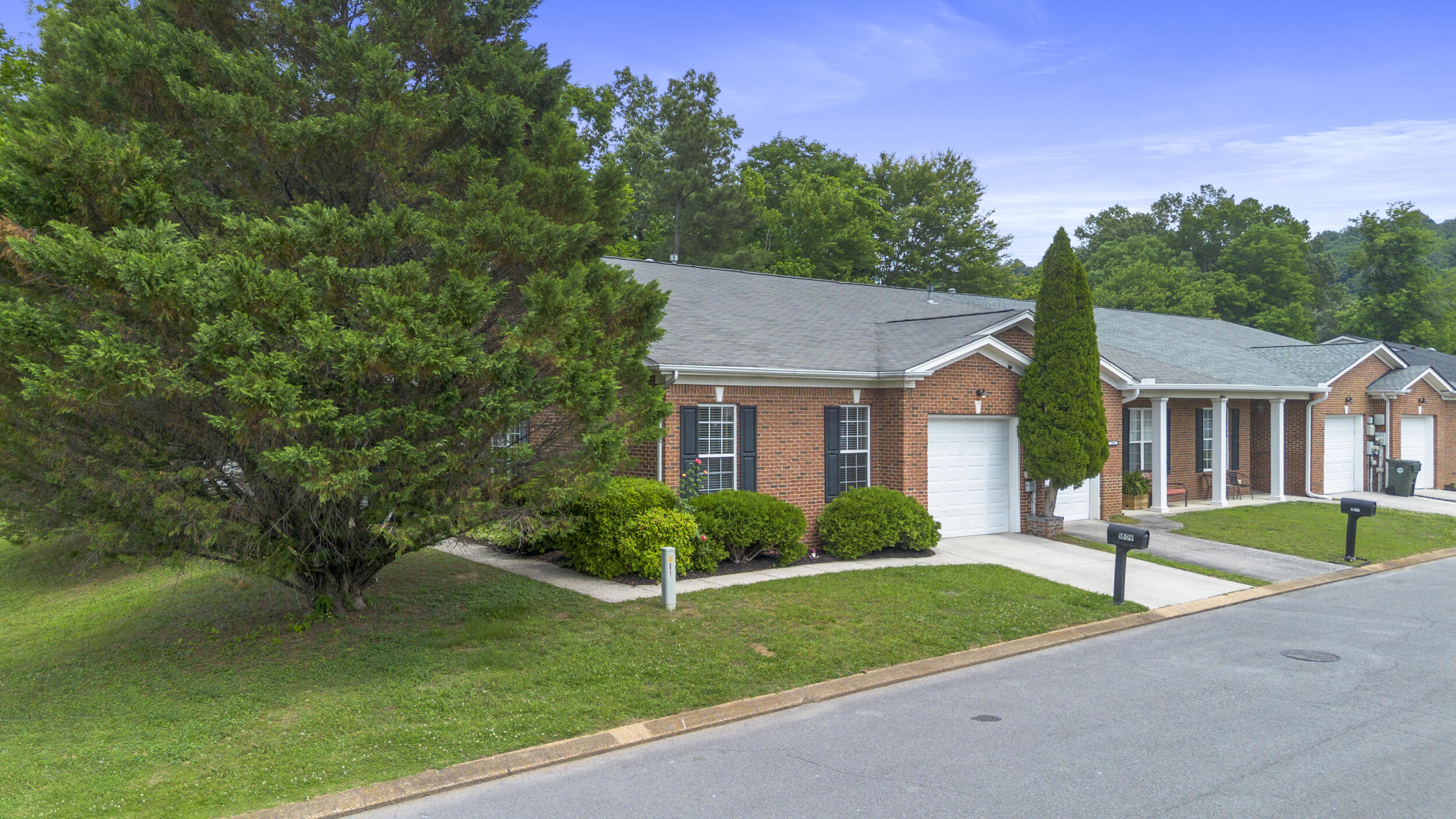 1809 Jackson Square Drive