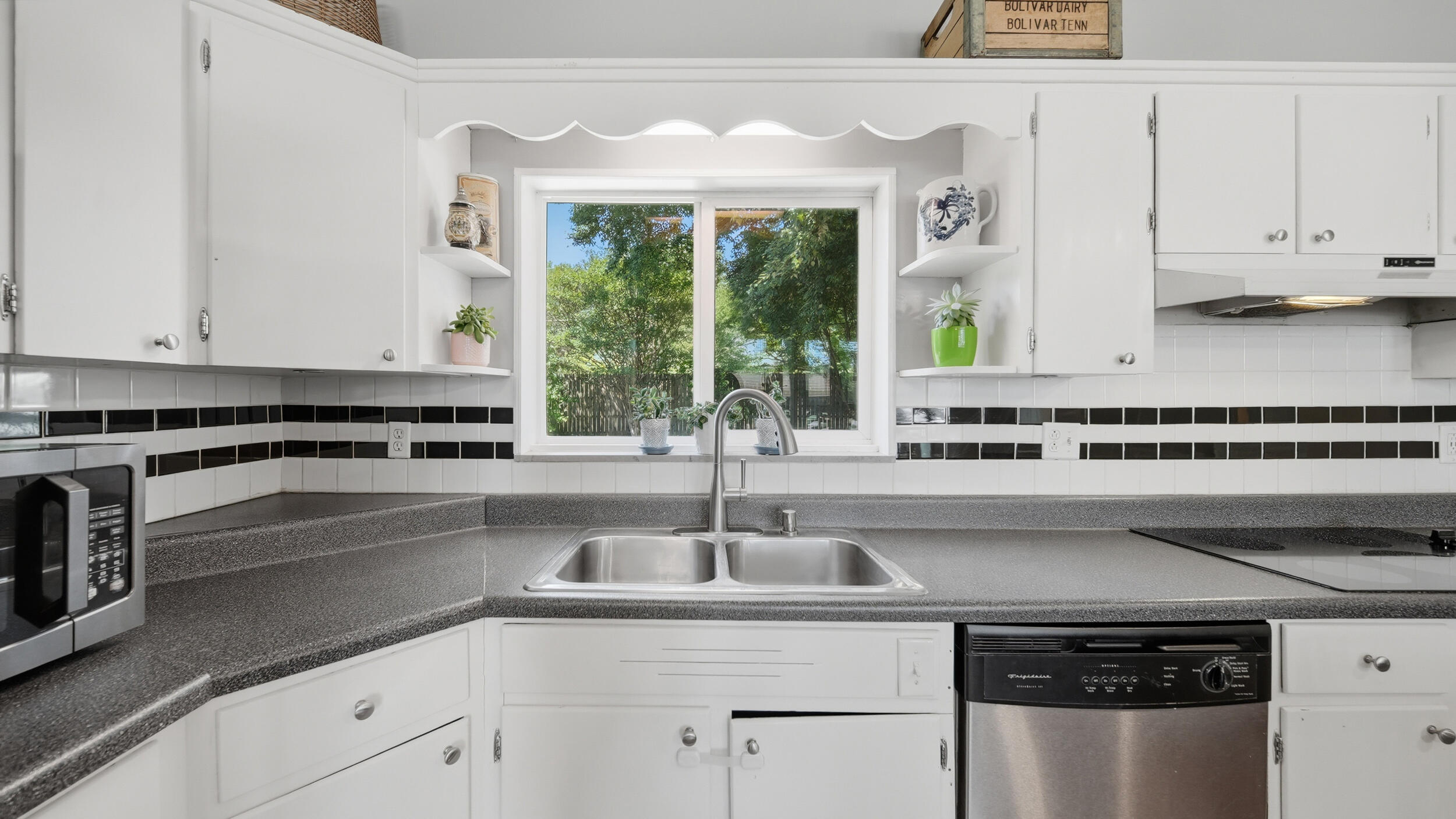 1413 Awhila Drive