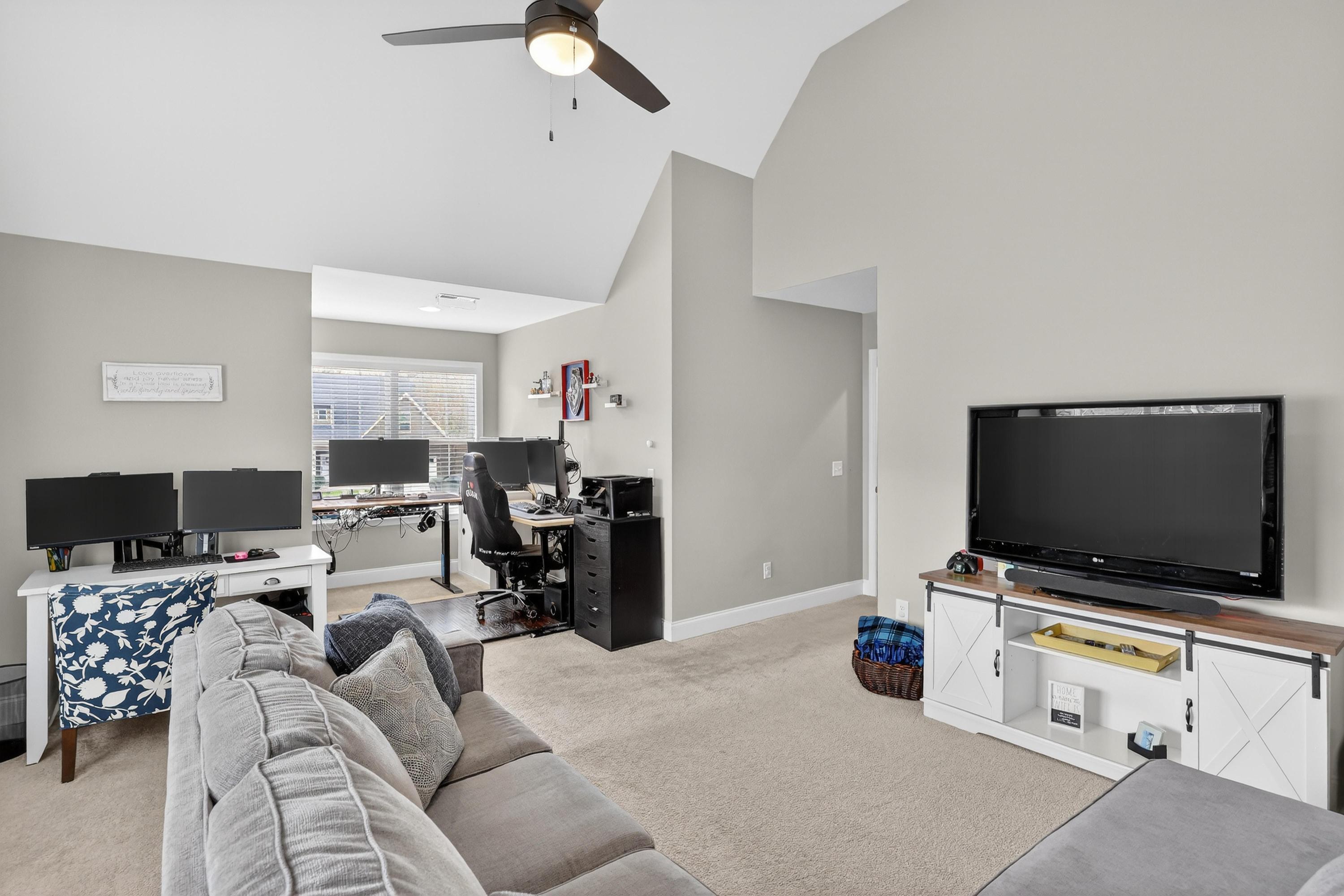 6582 Frankfurt Road