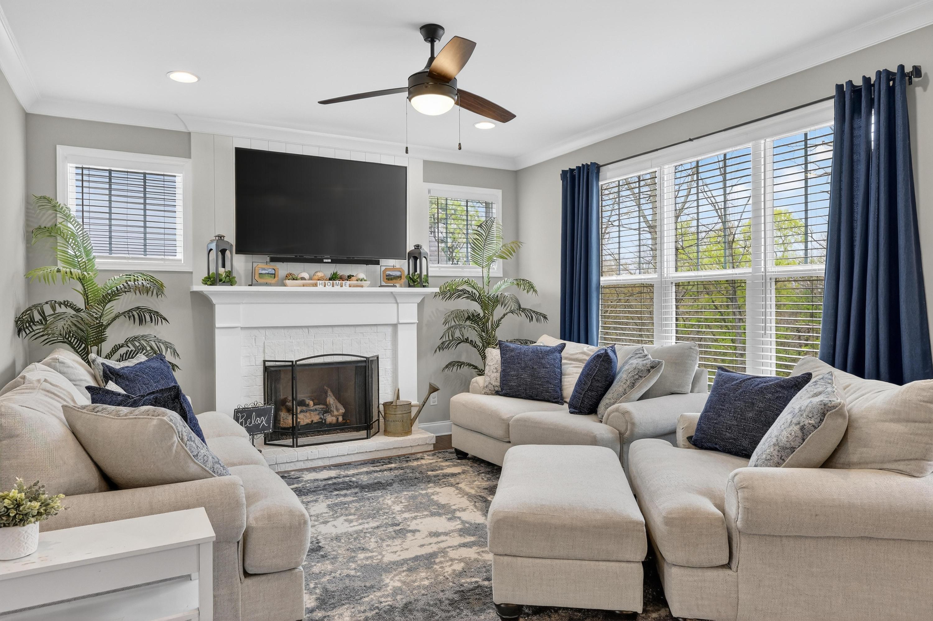 6582 Frankfurt Road