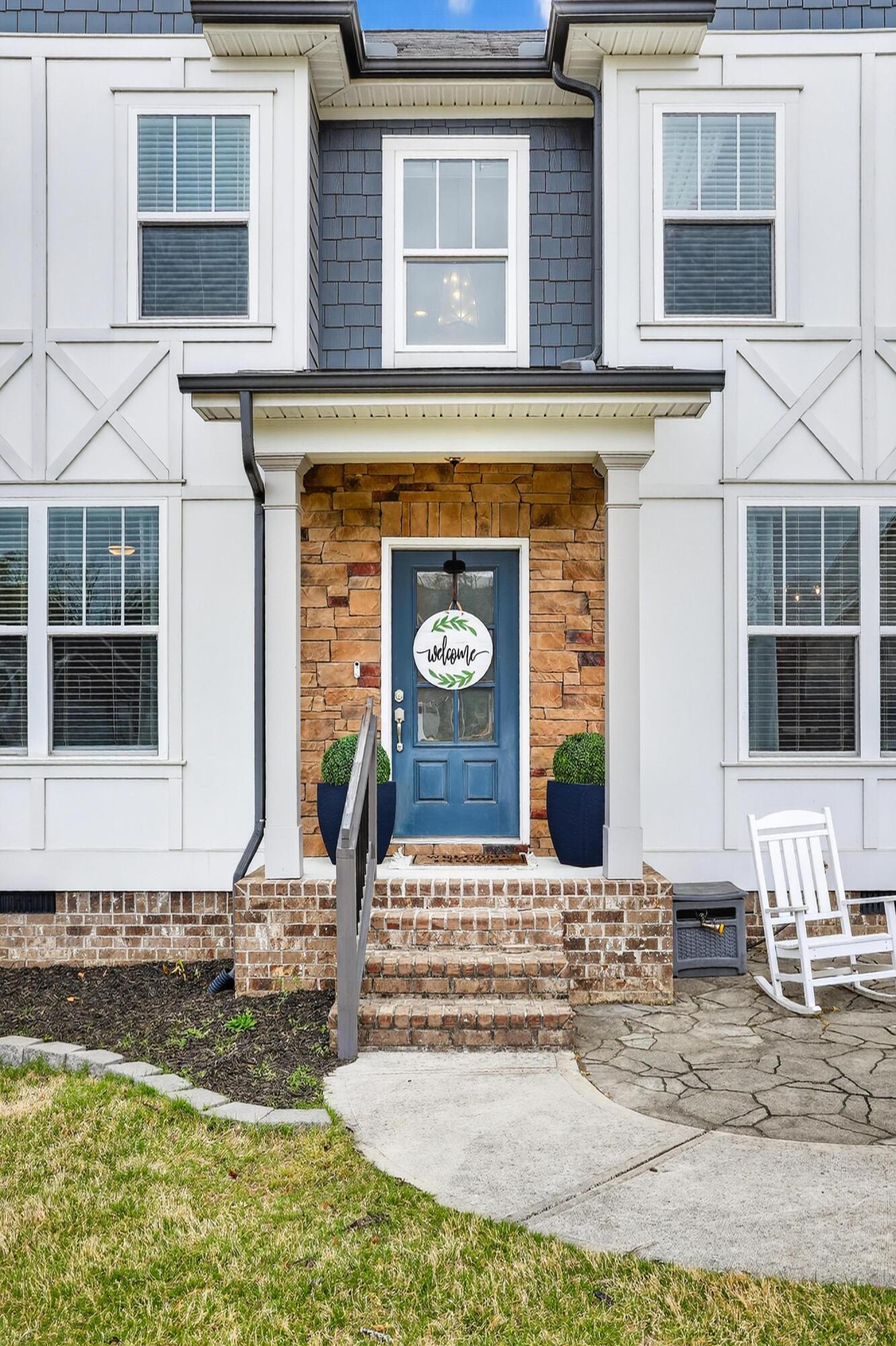 6582 Frankfurt Road