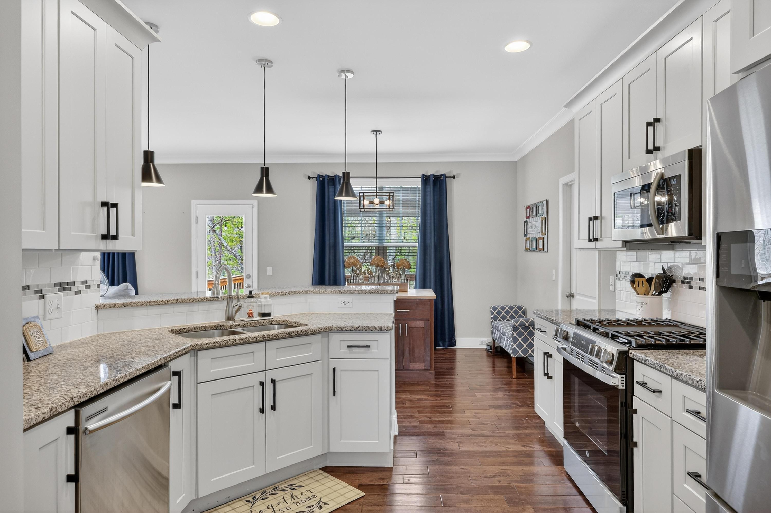 6582 Frankfurt Road