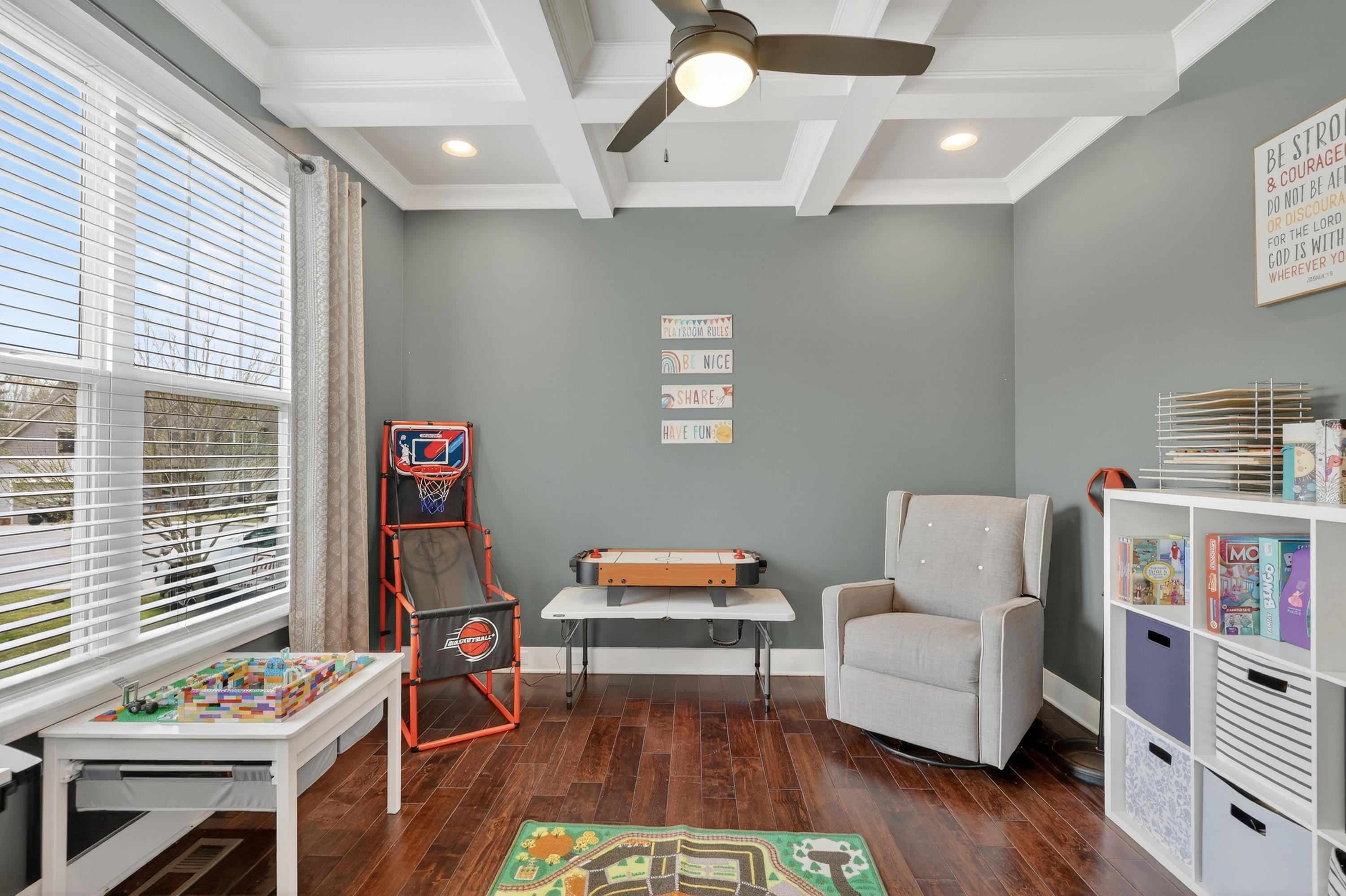 6582 Frankfurt Road
