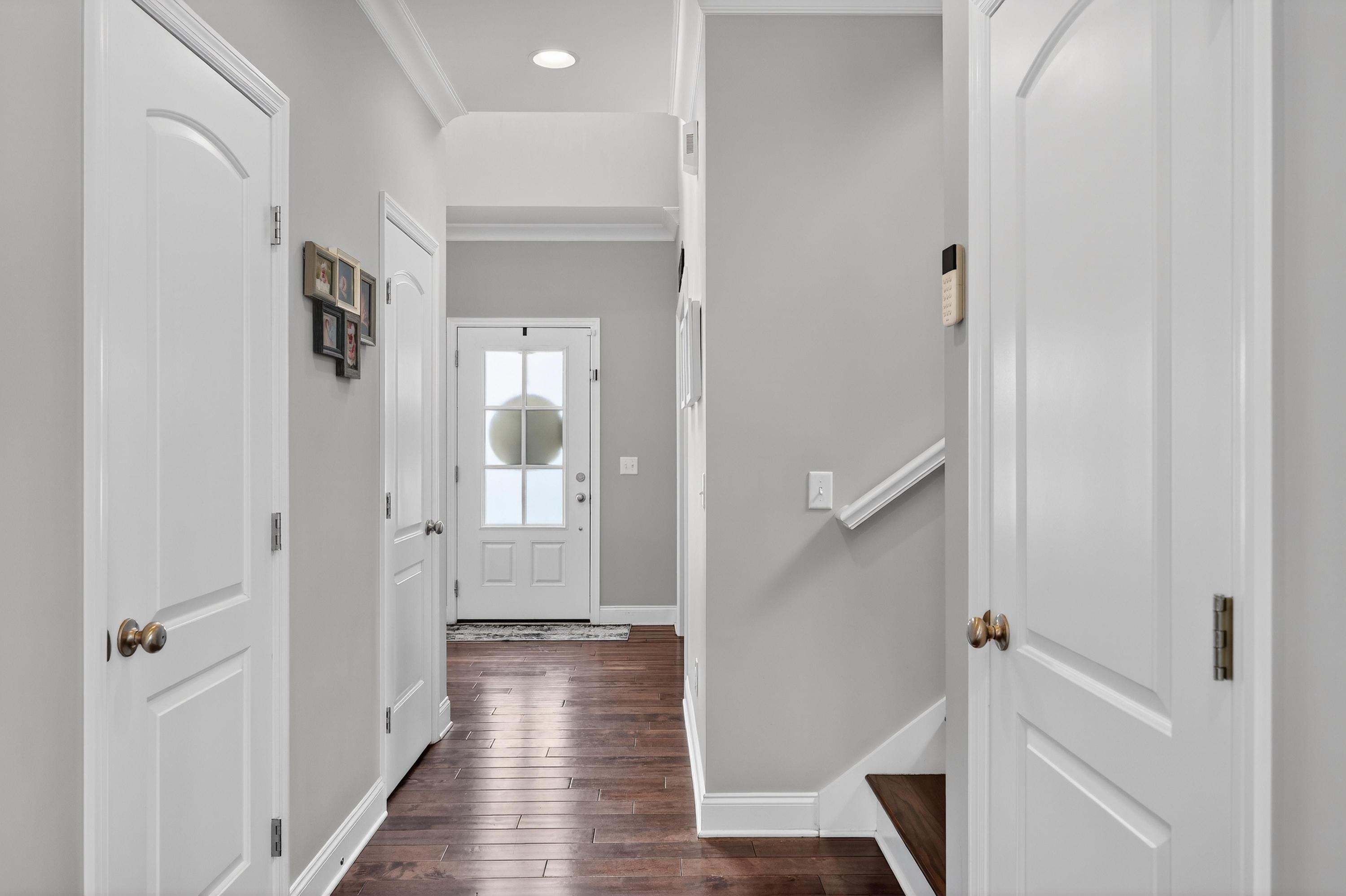 6582 Frankfurt Road