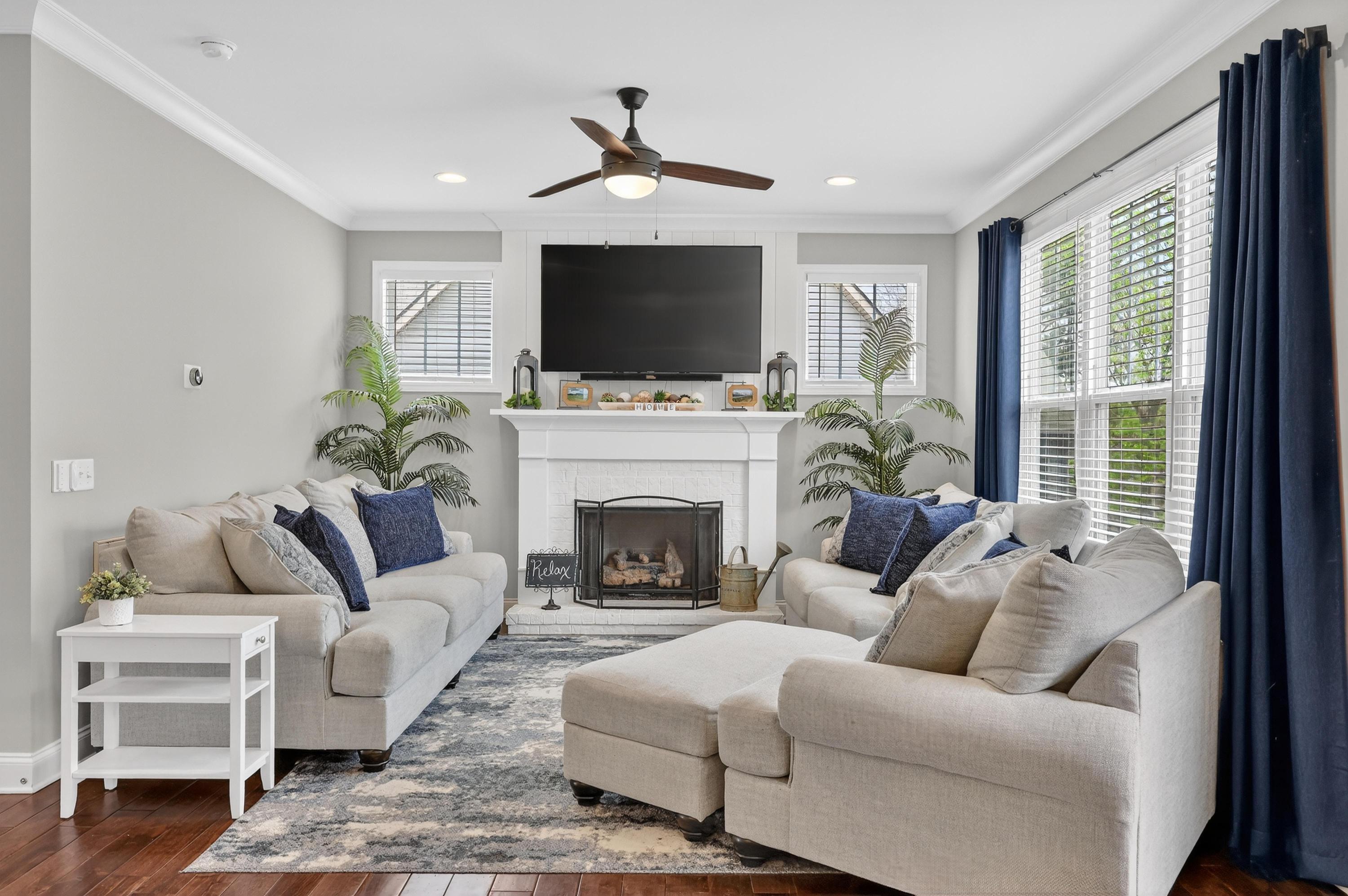 6582 Frankfurt Road