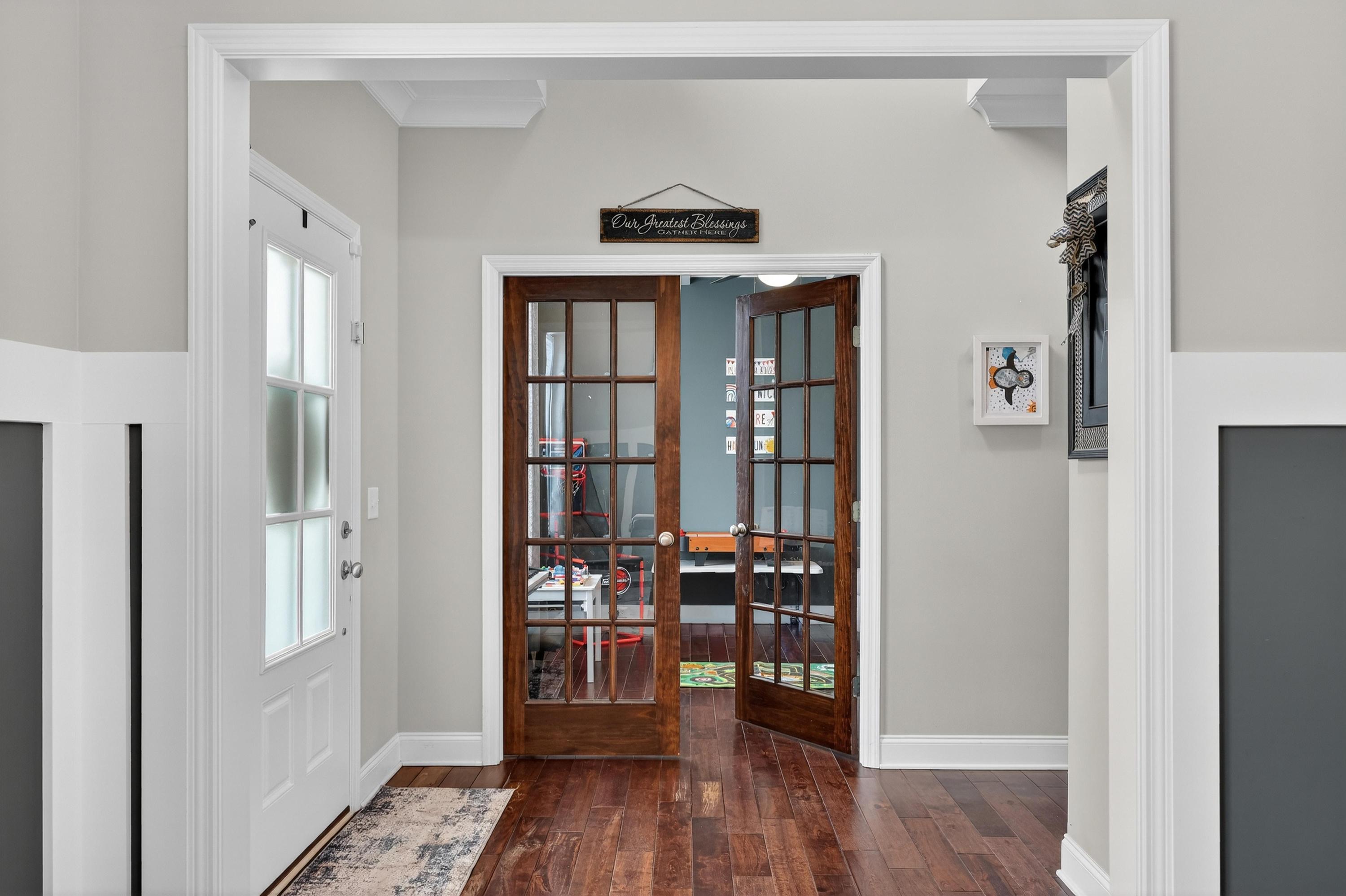 6582 Frankfurt Road