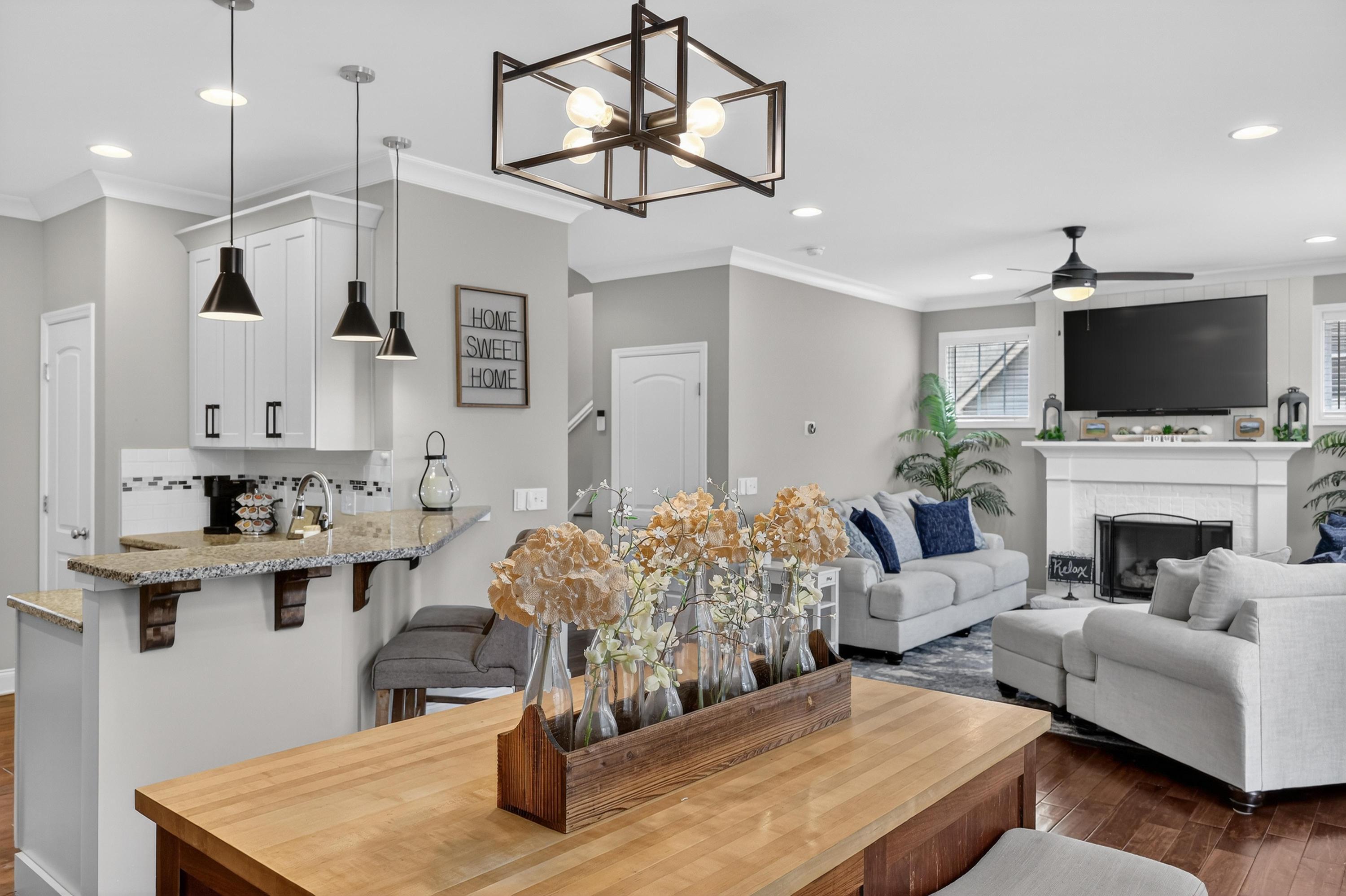 6582 Frankfurt Road