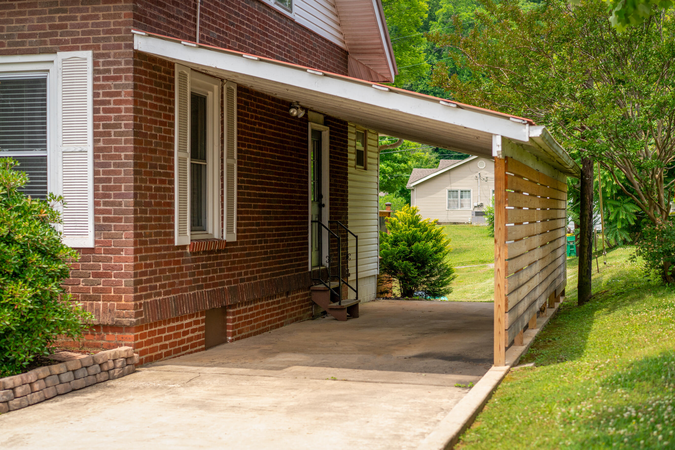 804 Elm Avenue