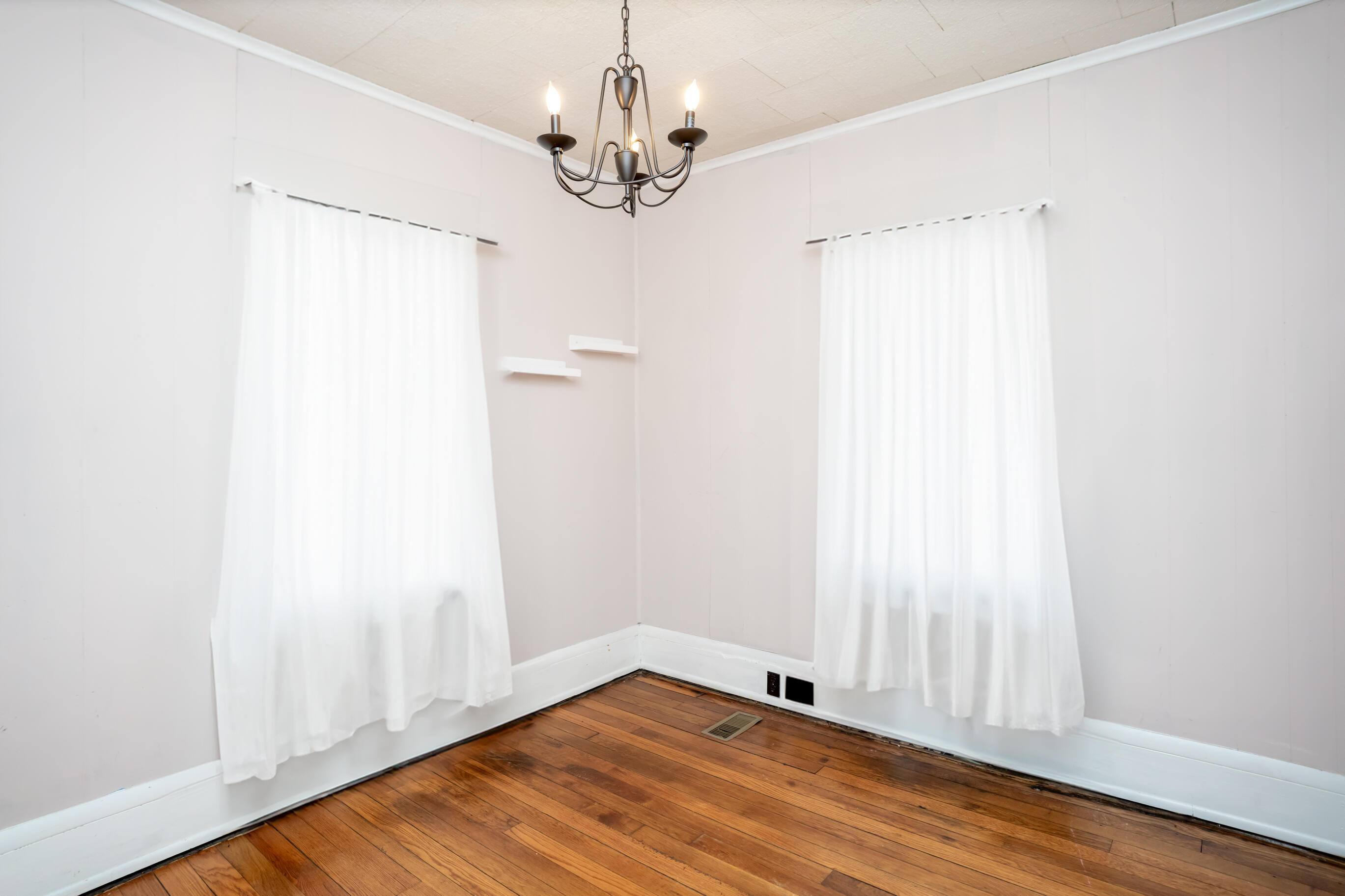 804 Elm Avenue