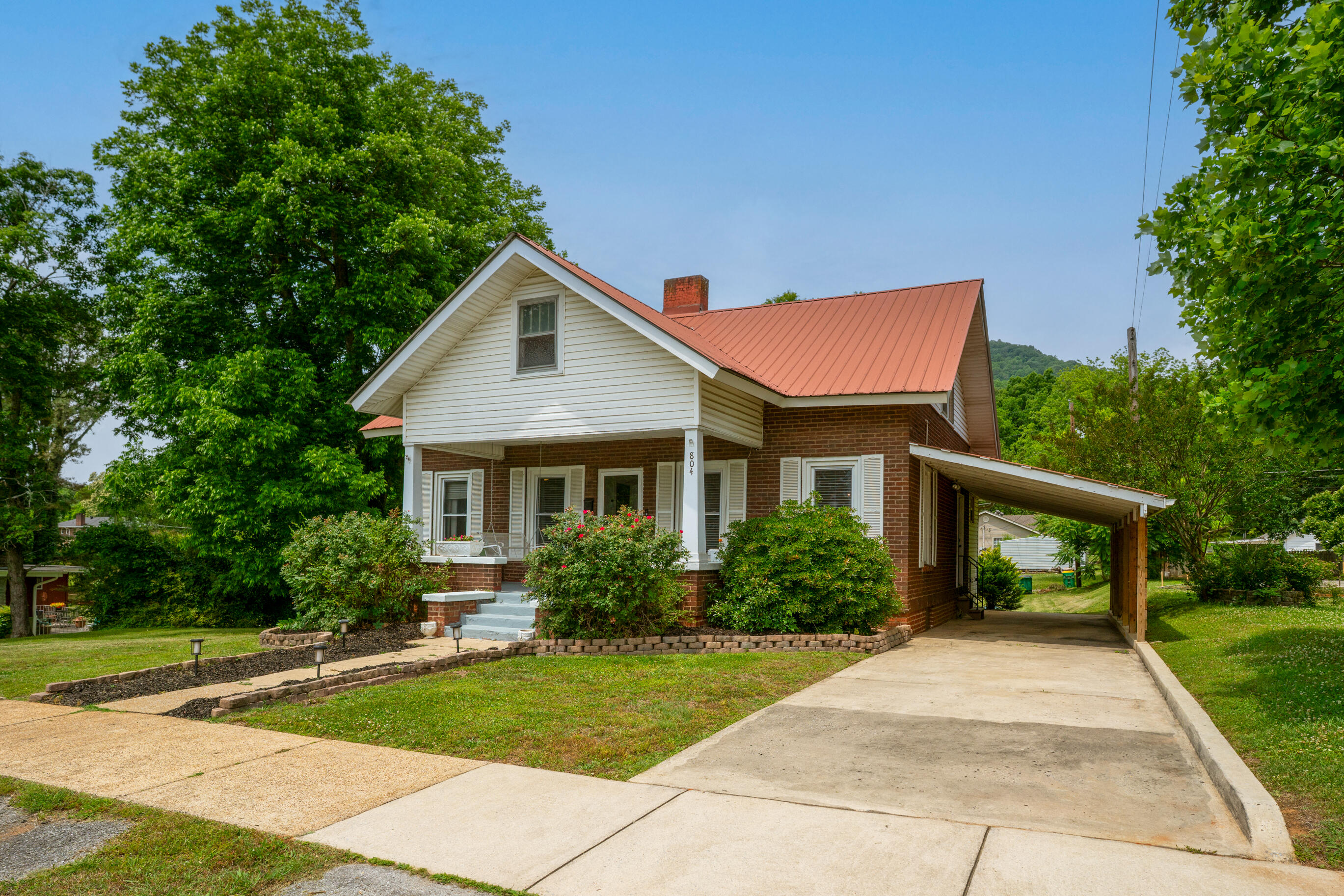 804 Elm Avenue