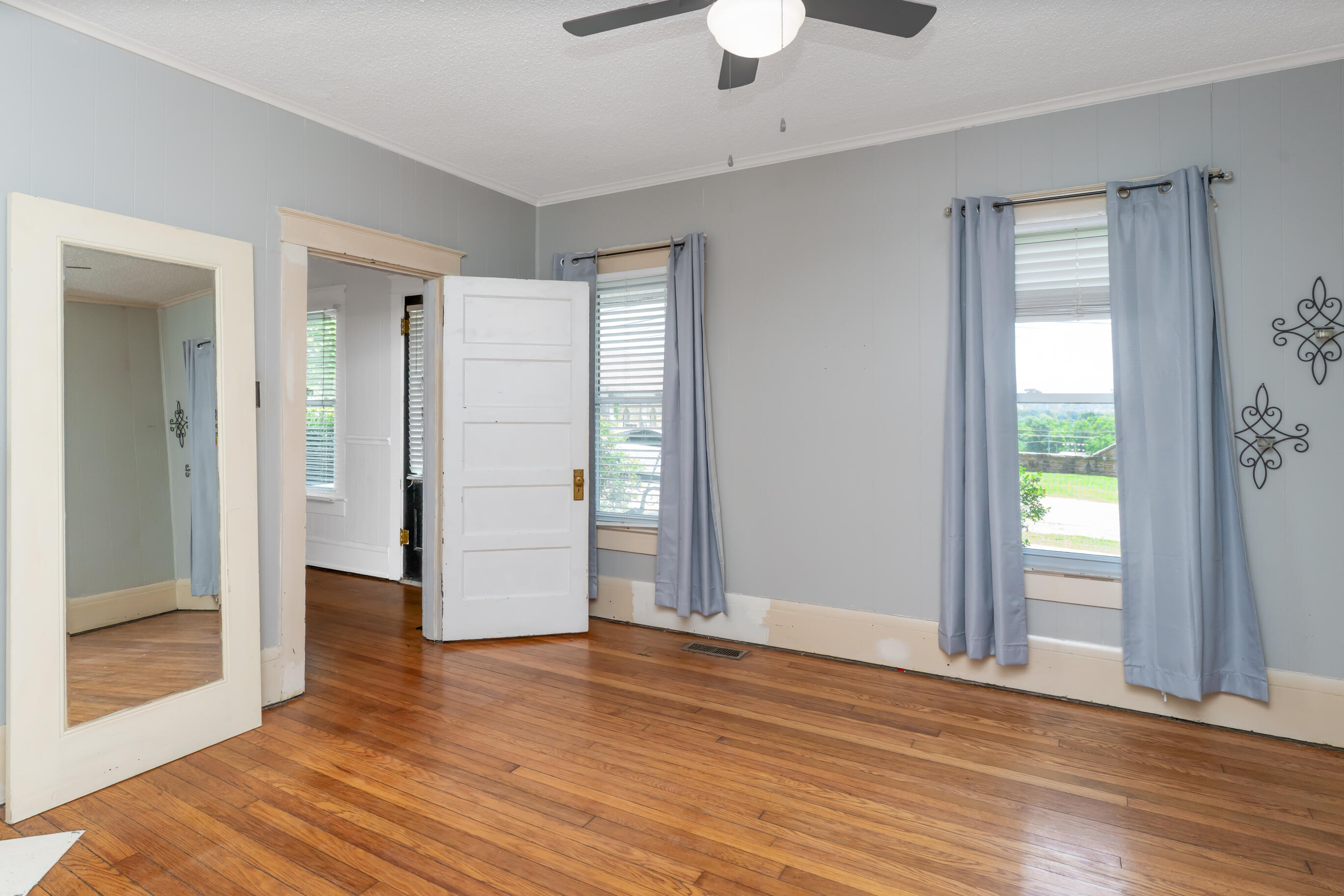 804 Elm Avenue