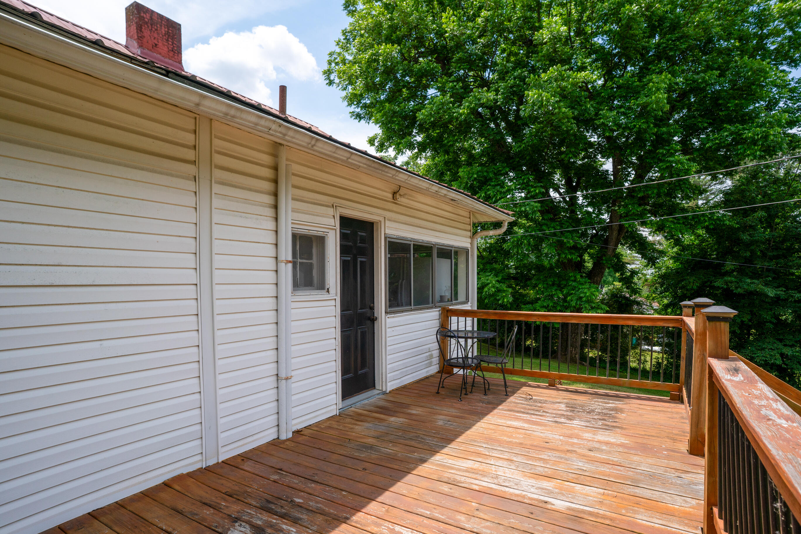 804 Elm Avenue