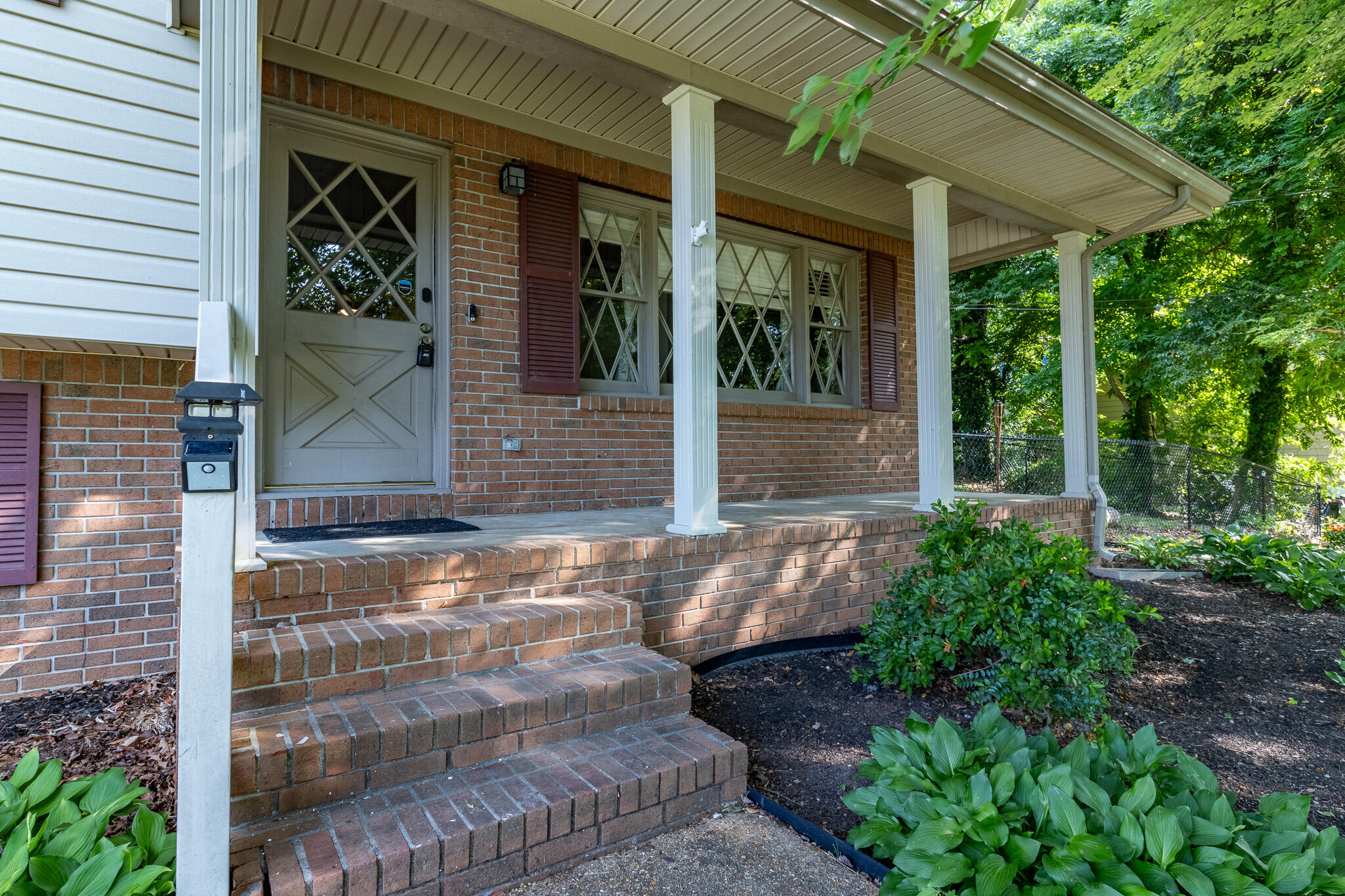 901 Spurling Drive