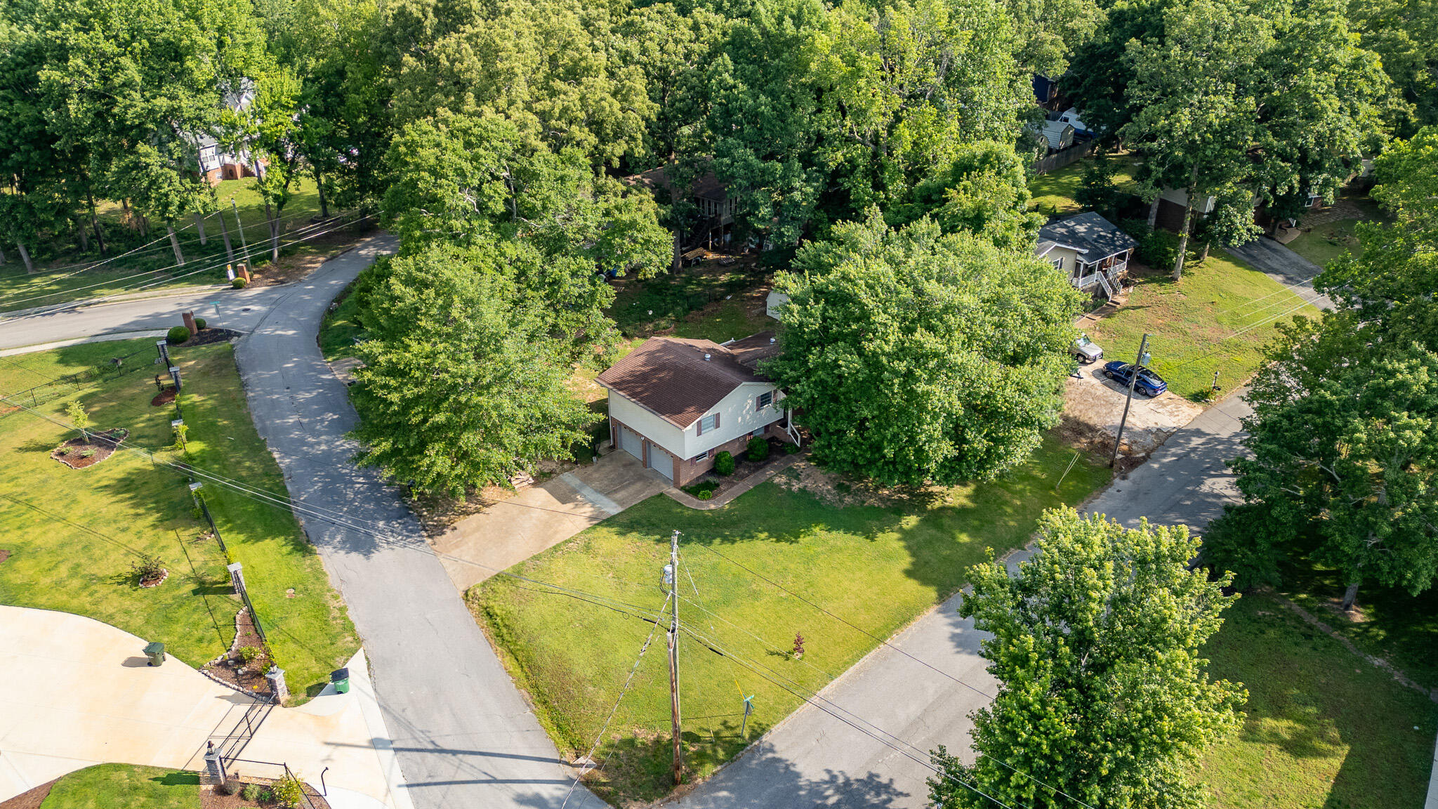 901 Spurling Drive