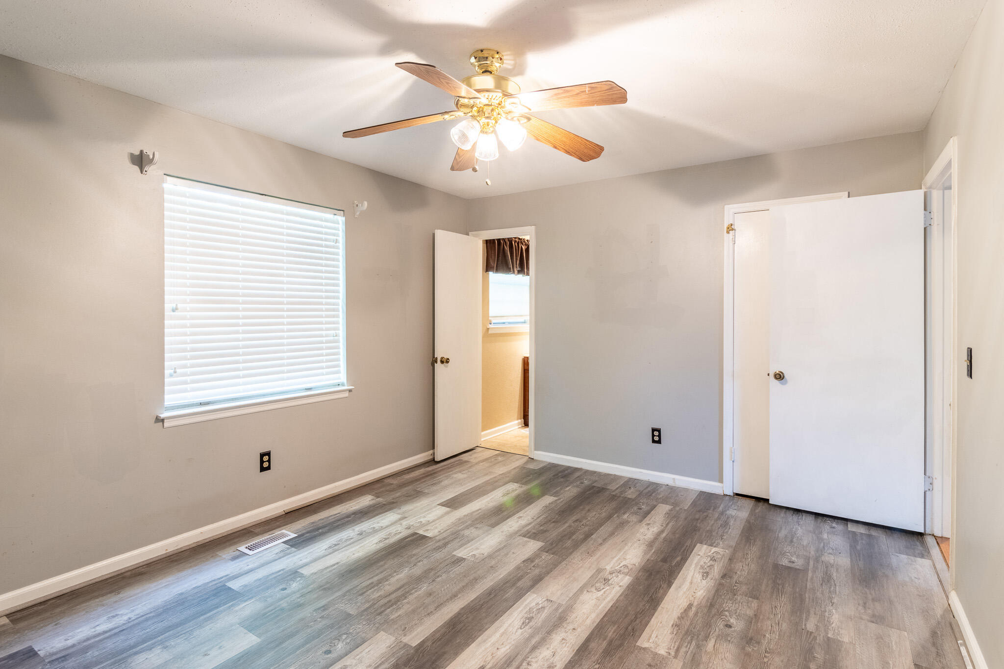 901 Spurling Drive