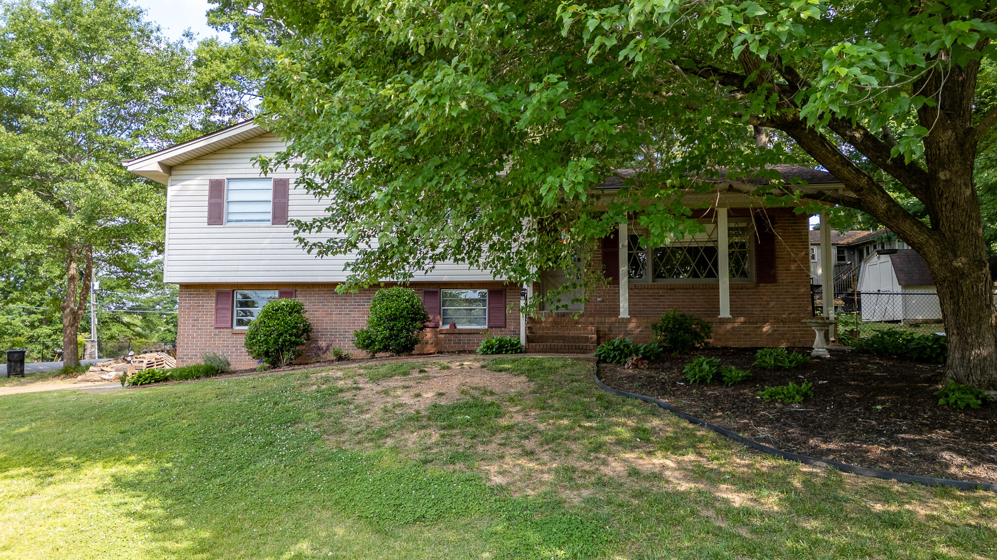 901 Spurling Drive