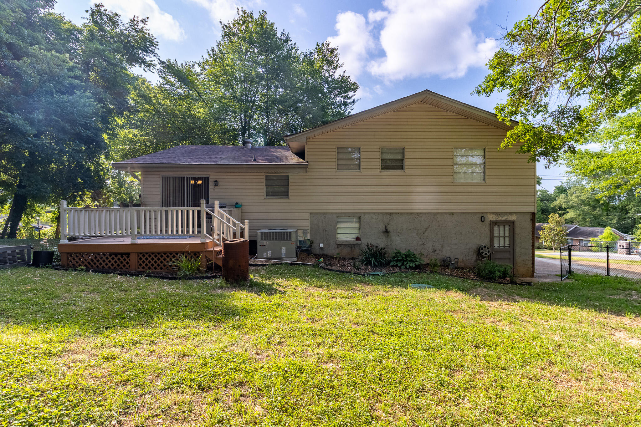 901 Spurling Drive
