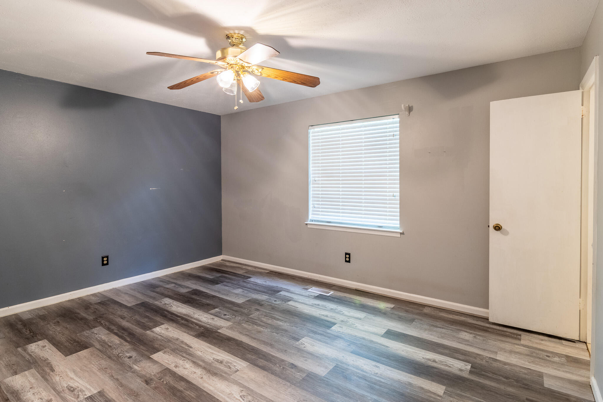 901 Spurling Drive